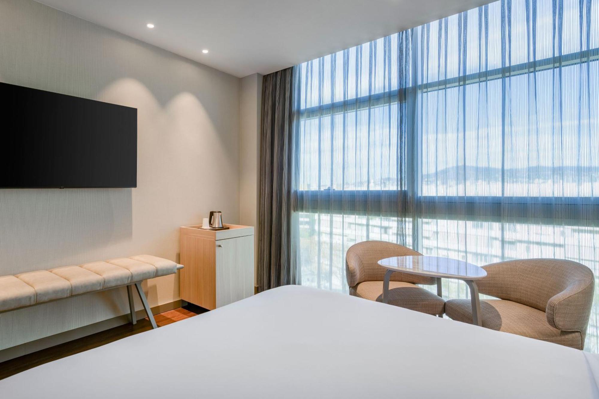 Ac Som By Marriott Hotel