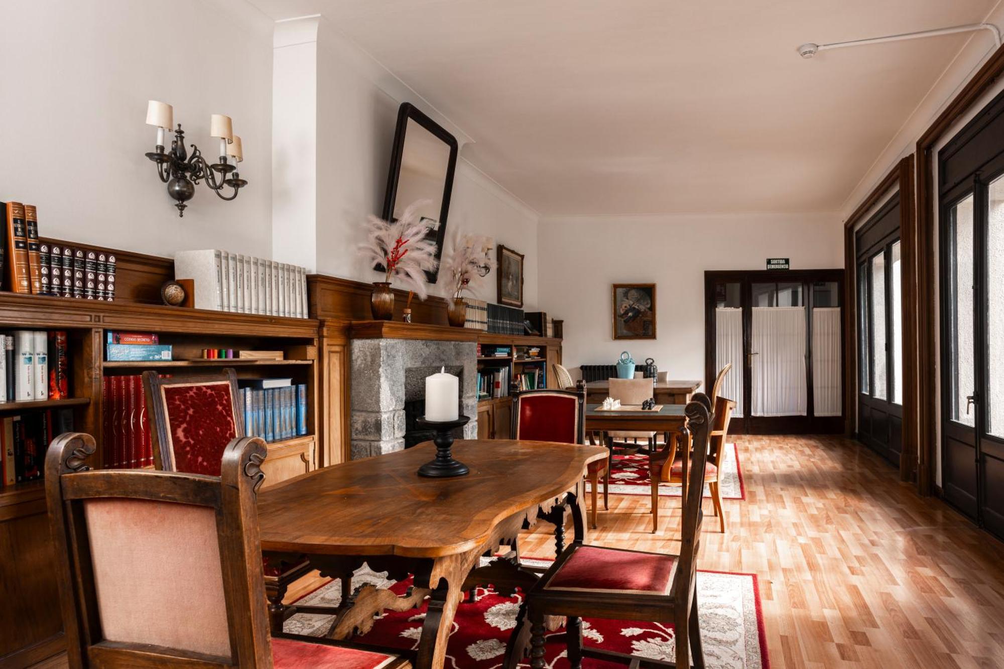 Angelats - A Signature Boutique Ribes De Freser