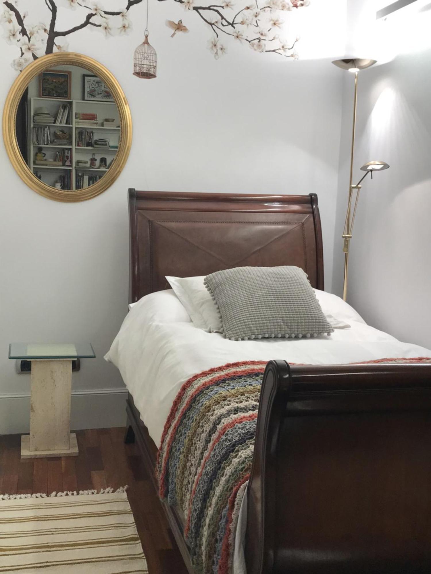 Habitación en casa particular Grande Y Confortable Con Bano Privado Junto A Guggenheim Bilbao