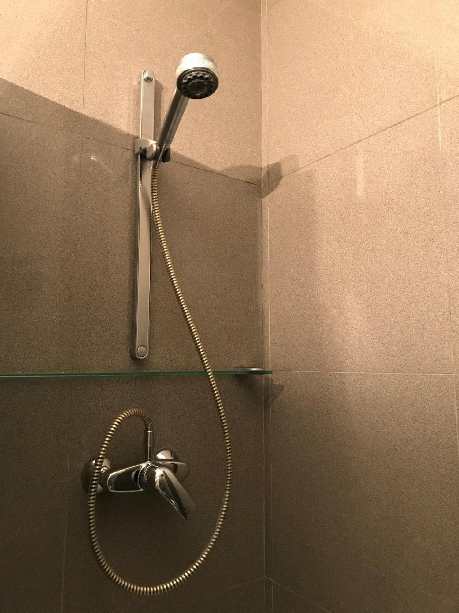 Grande Y Confortable Con Bano Privado Junto A Guggenheim