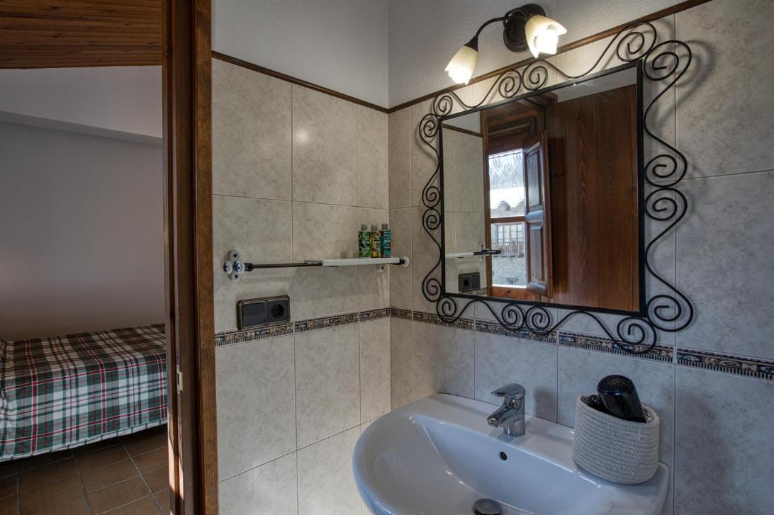 Nastura Casa Rural L'art Country house