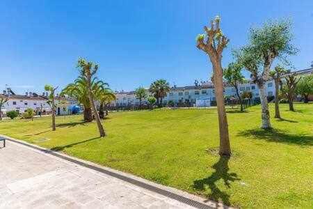 Сasa de vacaciones Casa Grande Piscina Y Garaje *