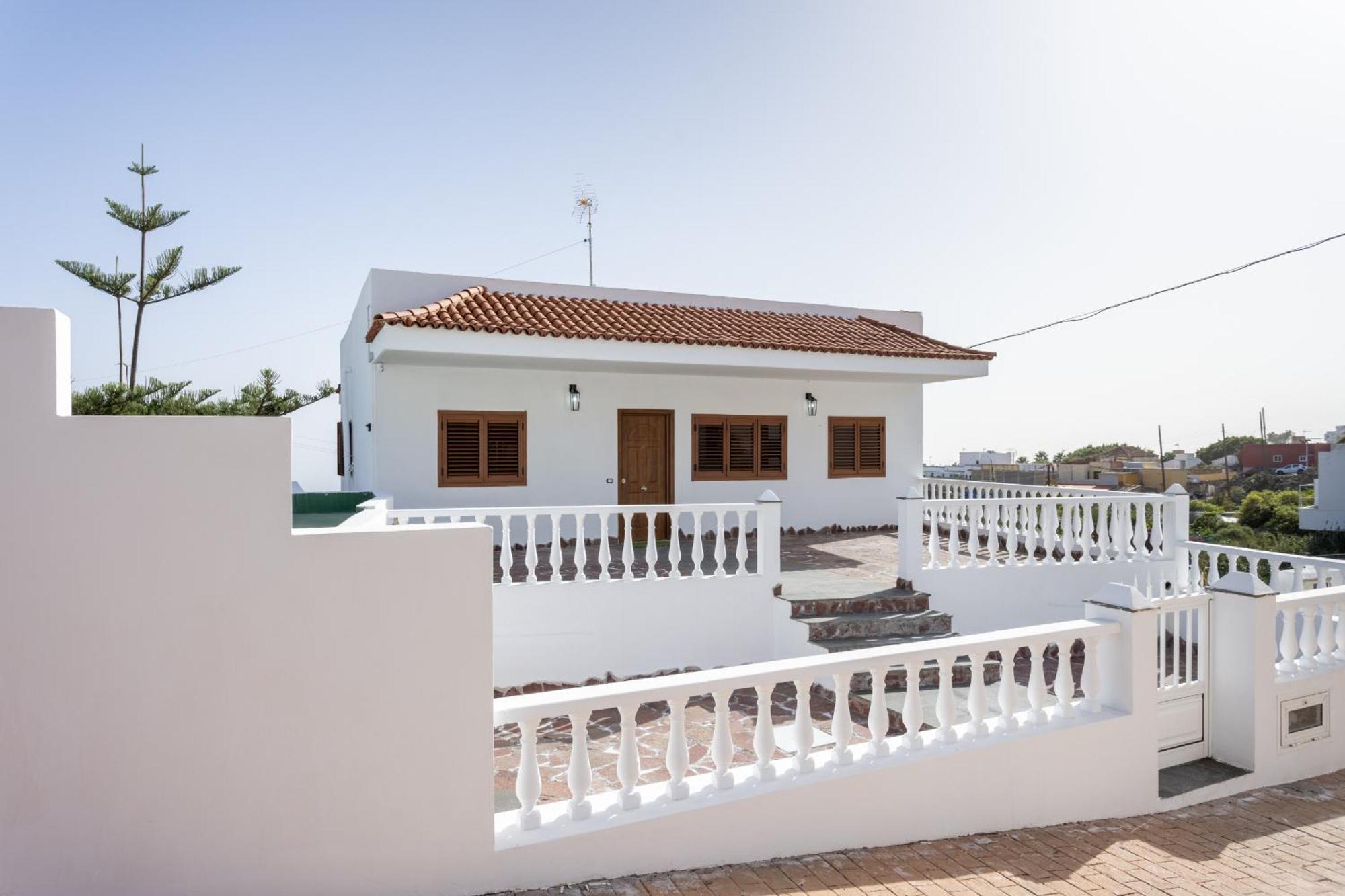 Lightbooking Arali - Lujo Renovado En Tenerife Villa Fasnia