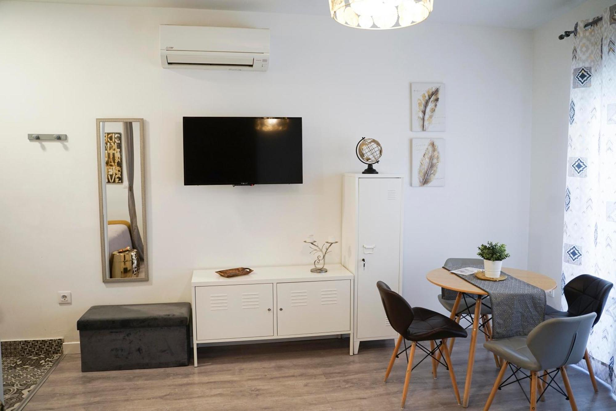 Cariatide Apartment