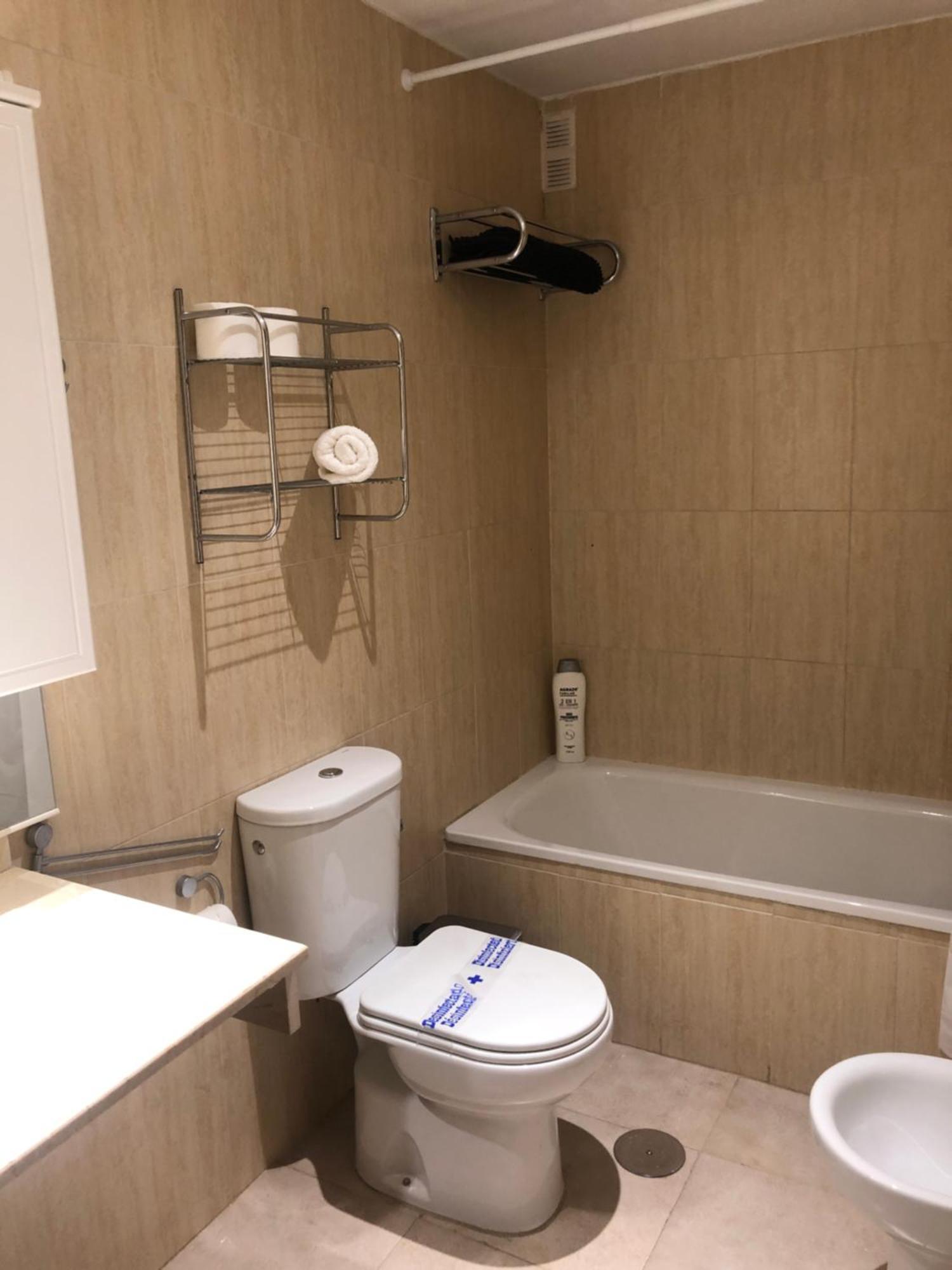 Zona Media Confort Monte Oiz Apartment *