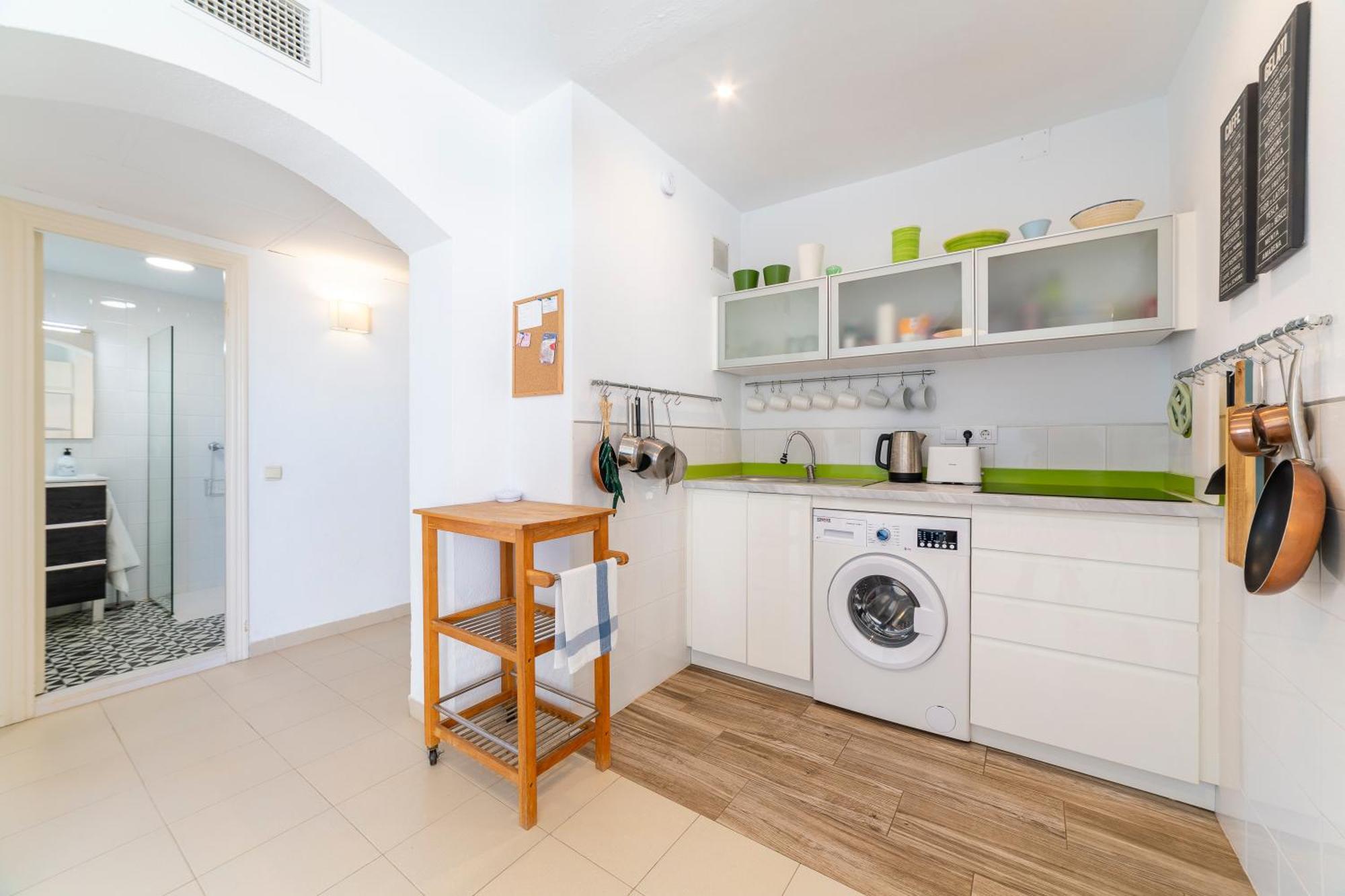 Just At The Heart Of The Village Apartment