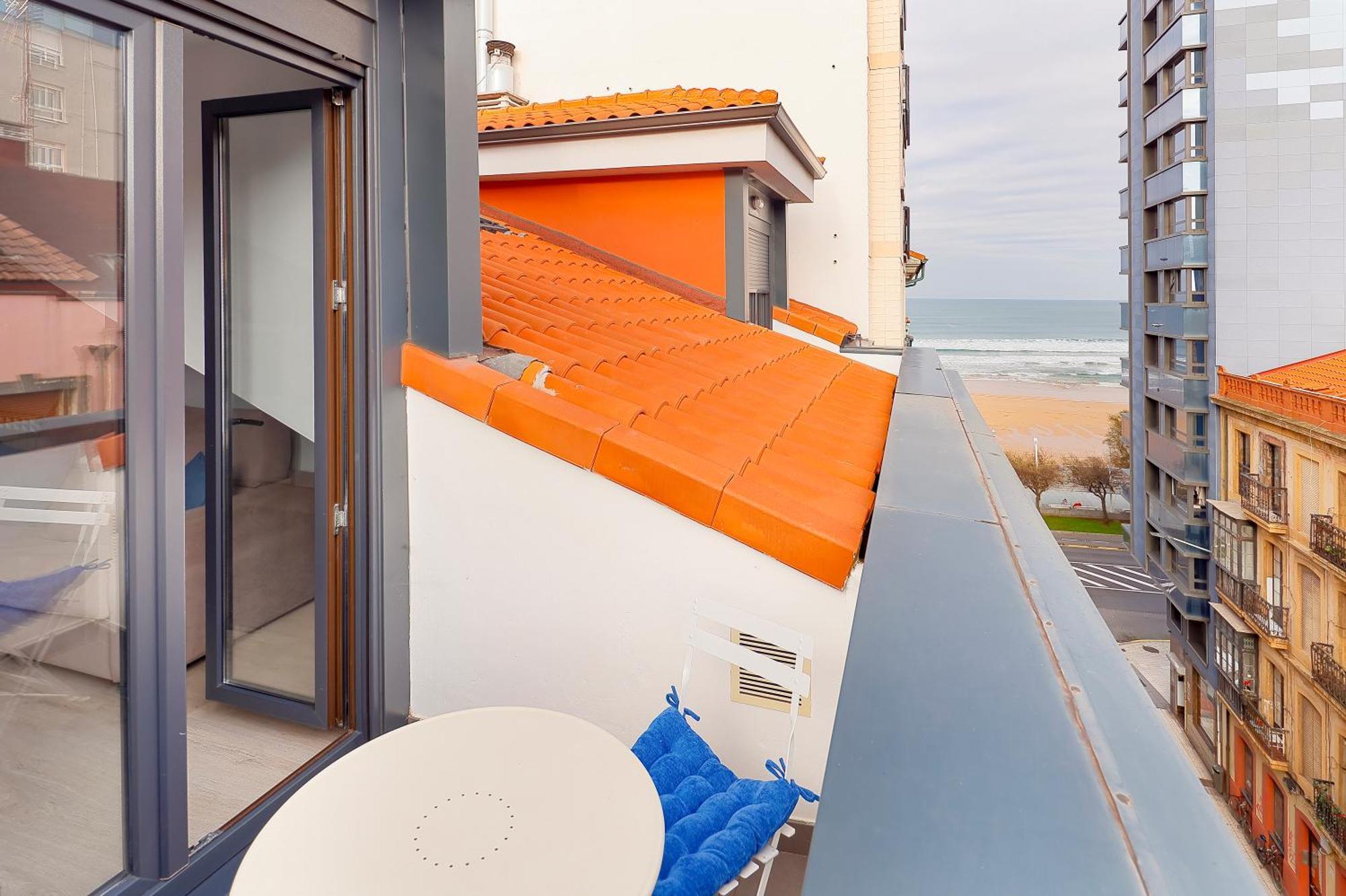 Atico Con Terraza En Playa De San Lorenzo Apartment