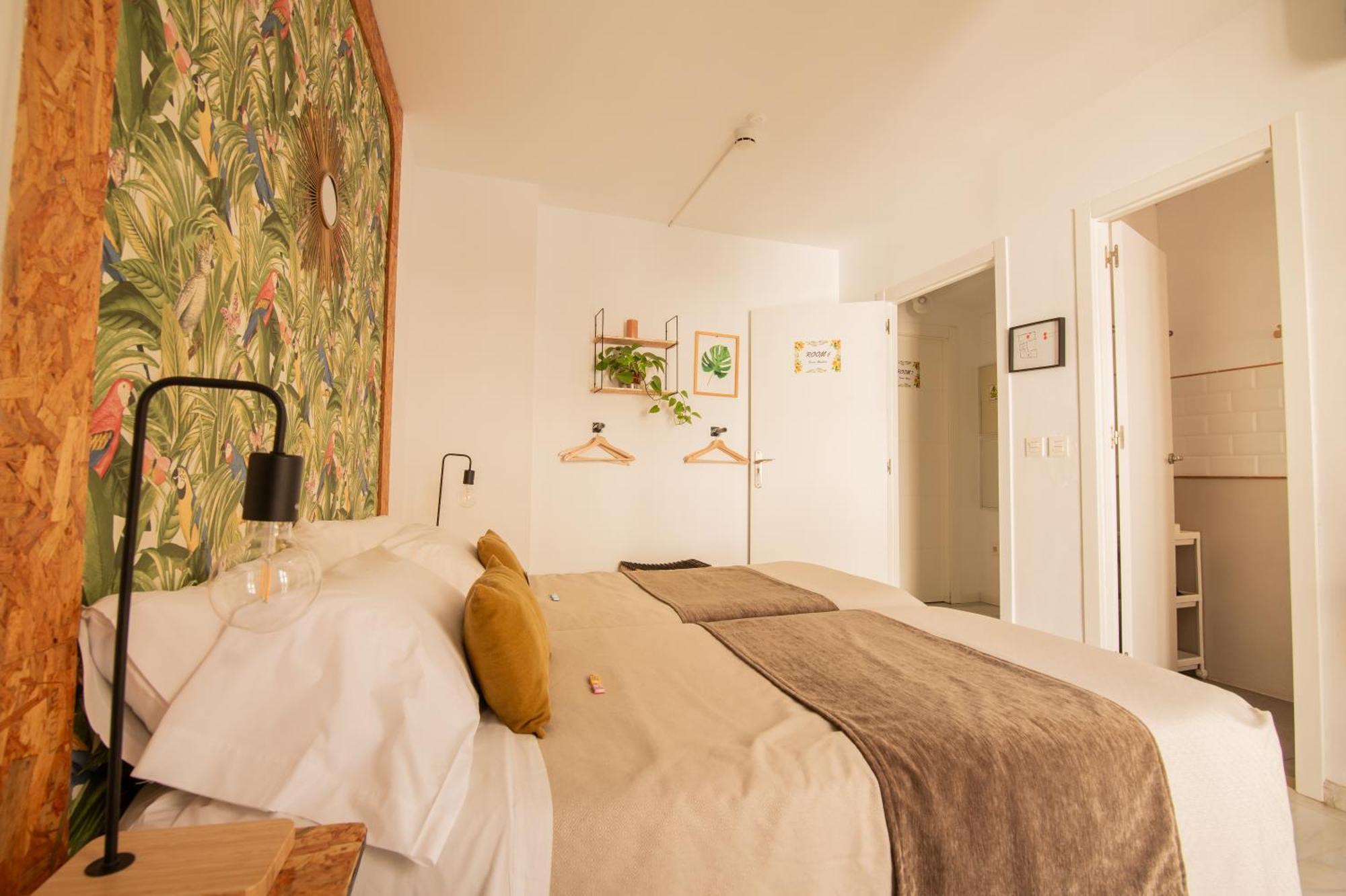 Rooms Vita * Granada