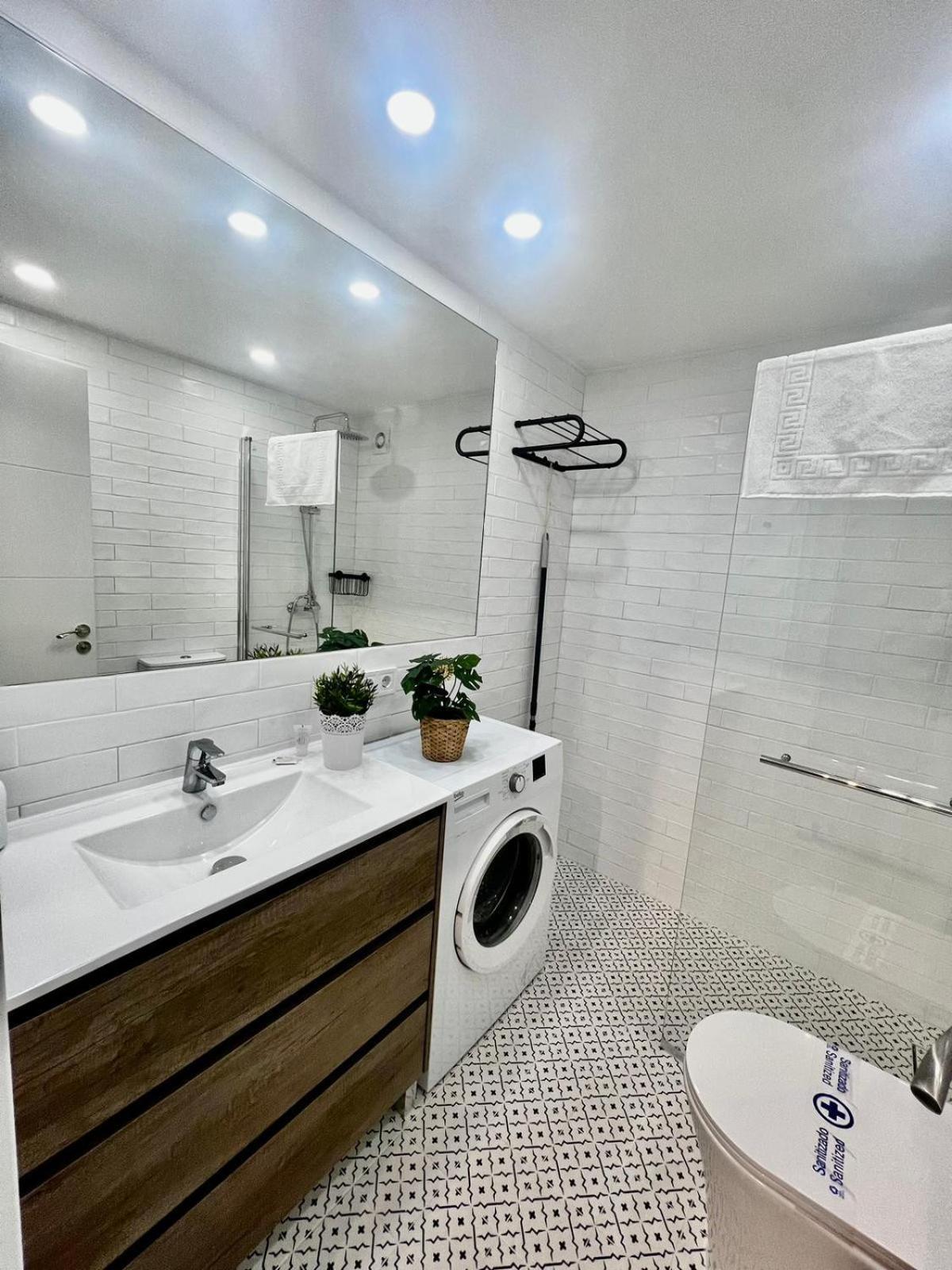 En Pueblo Evita Con Piscina Y Terraza Apartamento Benalmádena