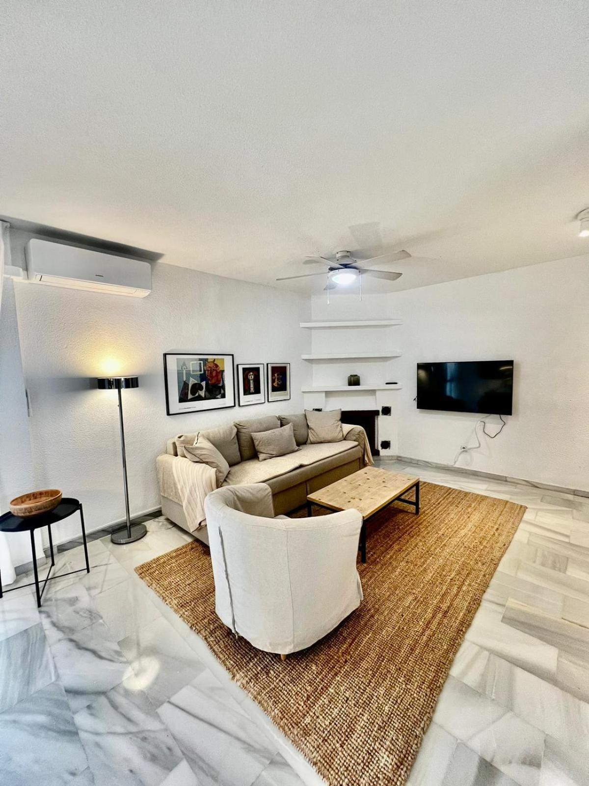 En Pueblo Evita Con Piscina Y Terraza Apartamento