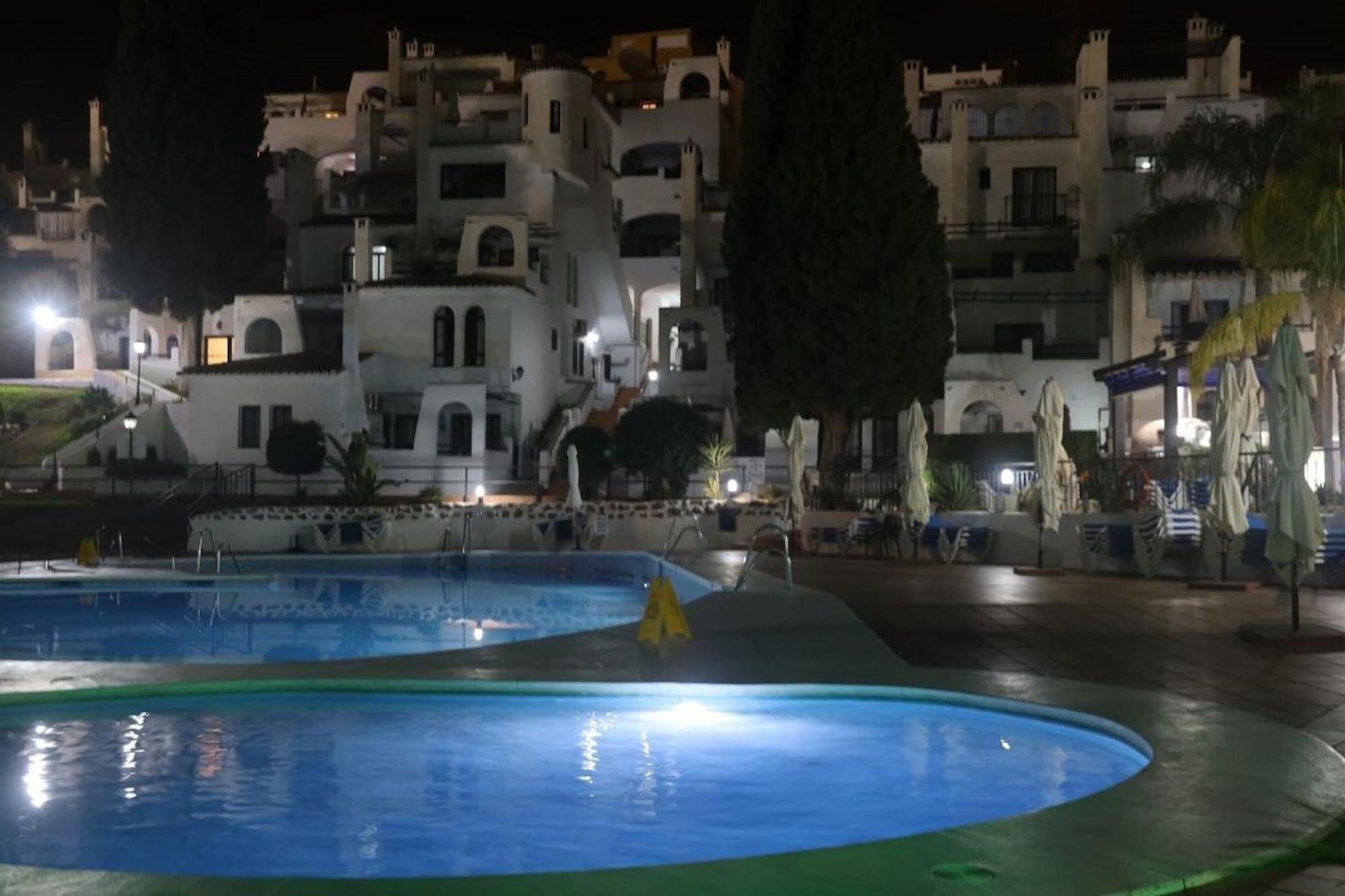 En Pueblo Evita Con Piscina Y Terraza Apartamento Benalmádena