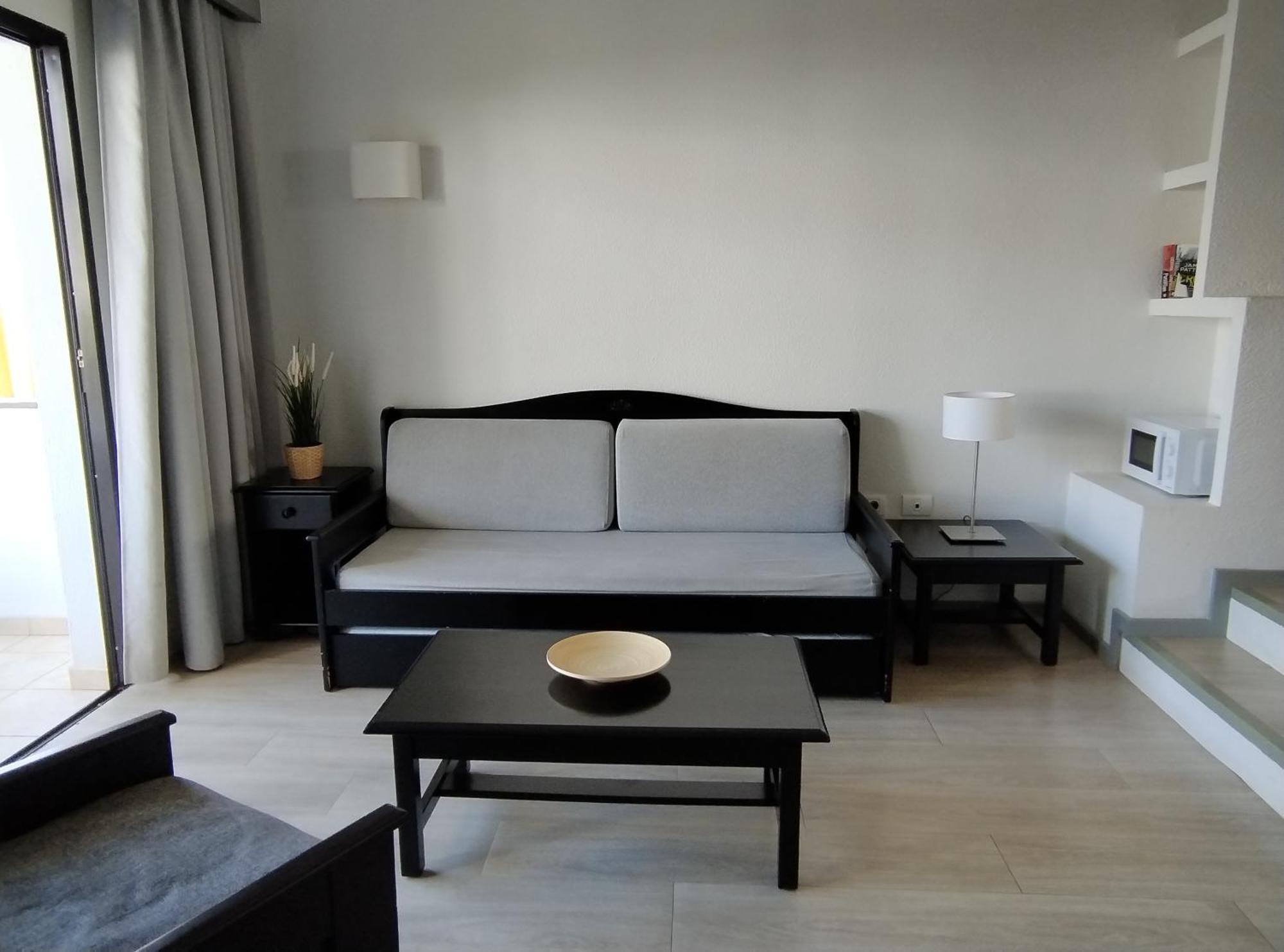 - Flowers Apartment