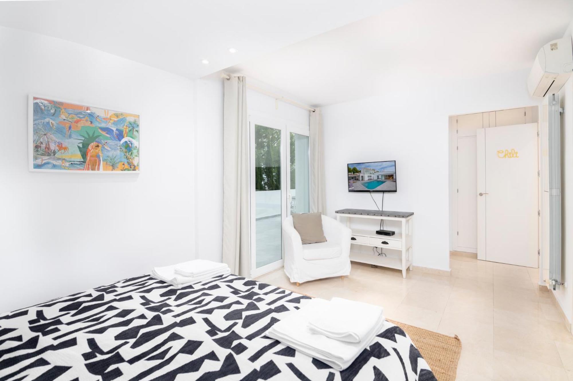 La Corniche Piscine, Parking & Wi-fi Villa *