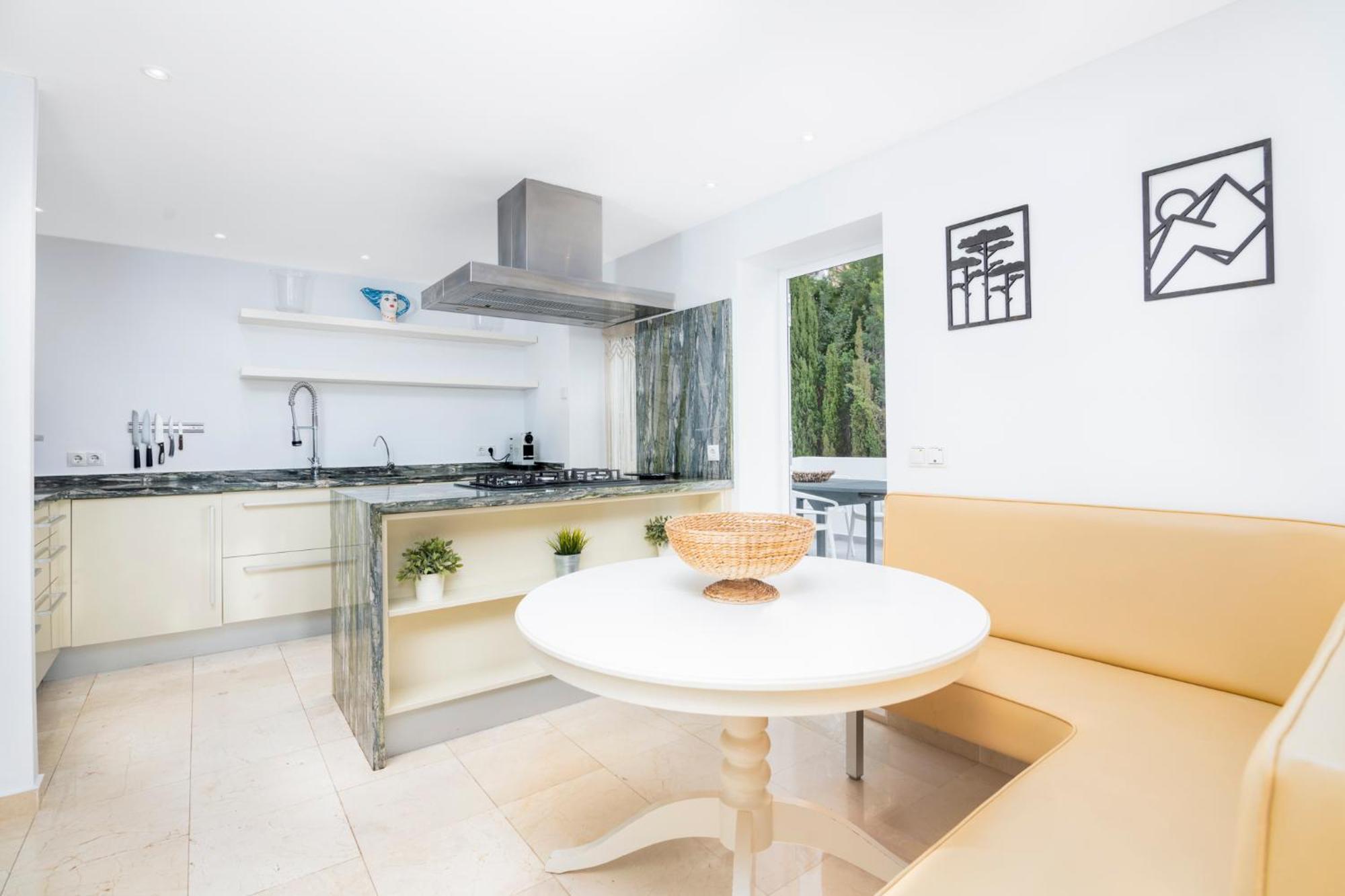La Corniche Piscine, Parking & Wi-fi Villa