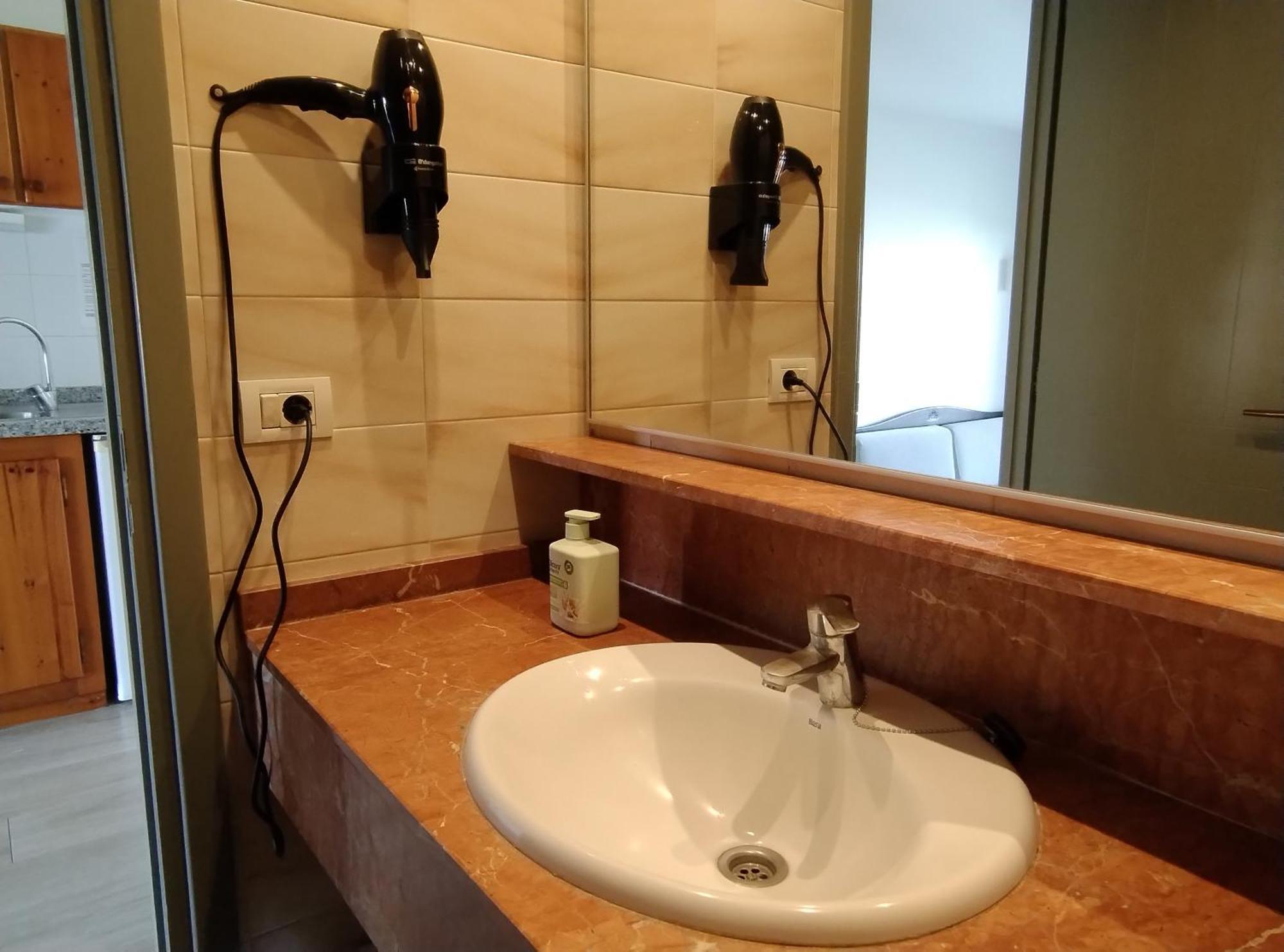 - Flowers Apartment