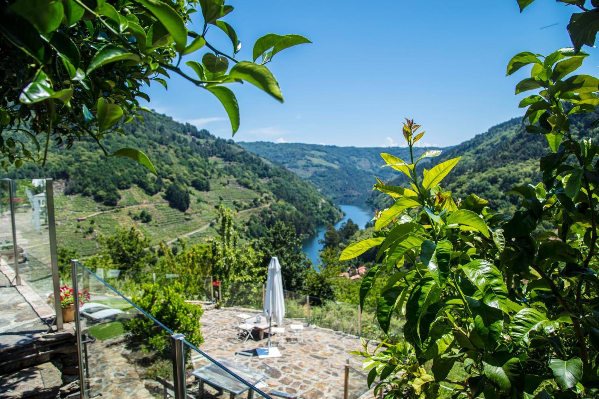 Cabo Do Mundo Bed and breakfast Chantada
