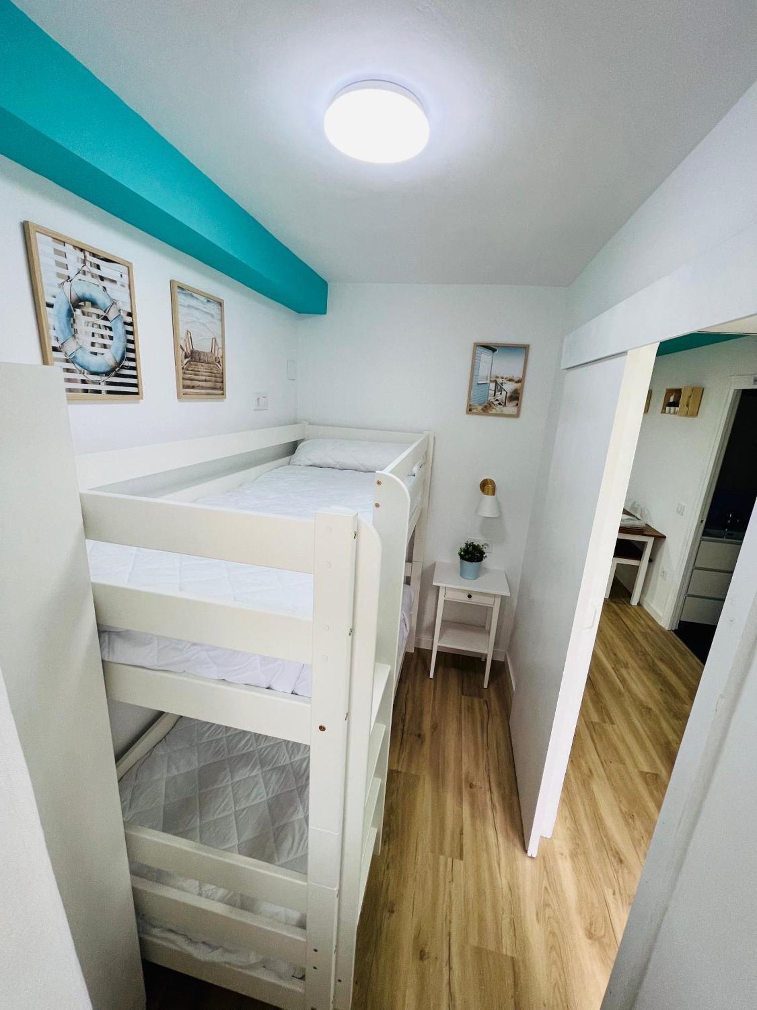 Apartamento Nuevo Centrico En Primera Linea De Playa Con Vistas Al Mar, Piscina, Aire Acondicionado Y Wifi *