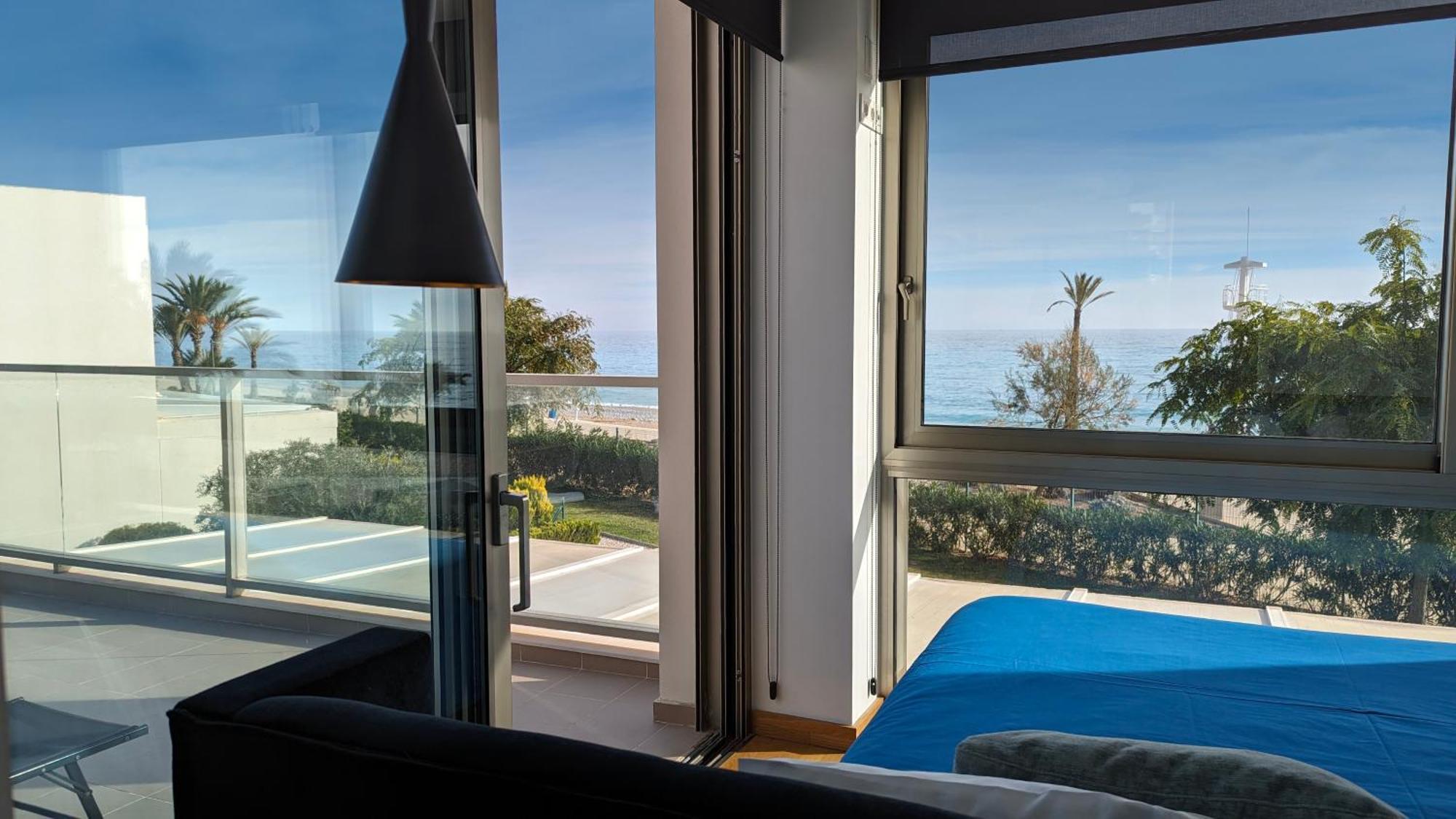 Paradise Beachfront Luxury *