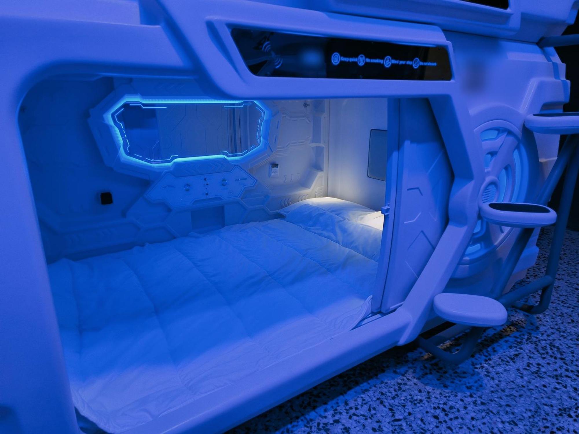 Capsule Hotel cápsula *