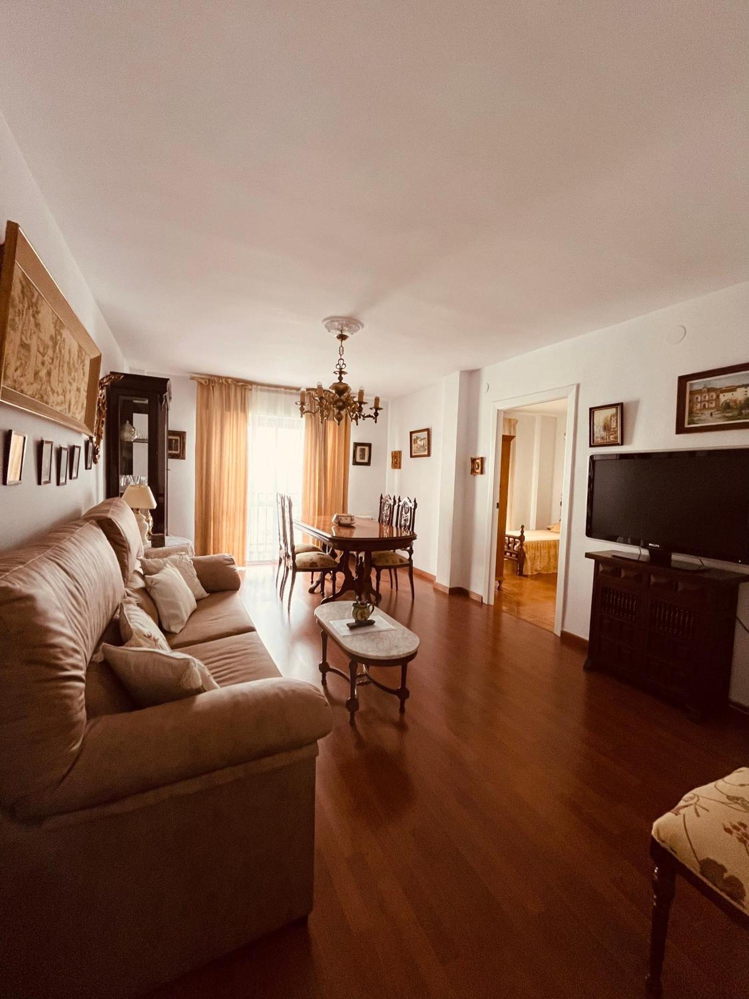 Vivienda Familiar En El Centro De Apartamento *