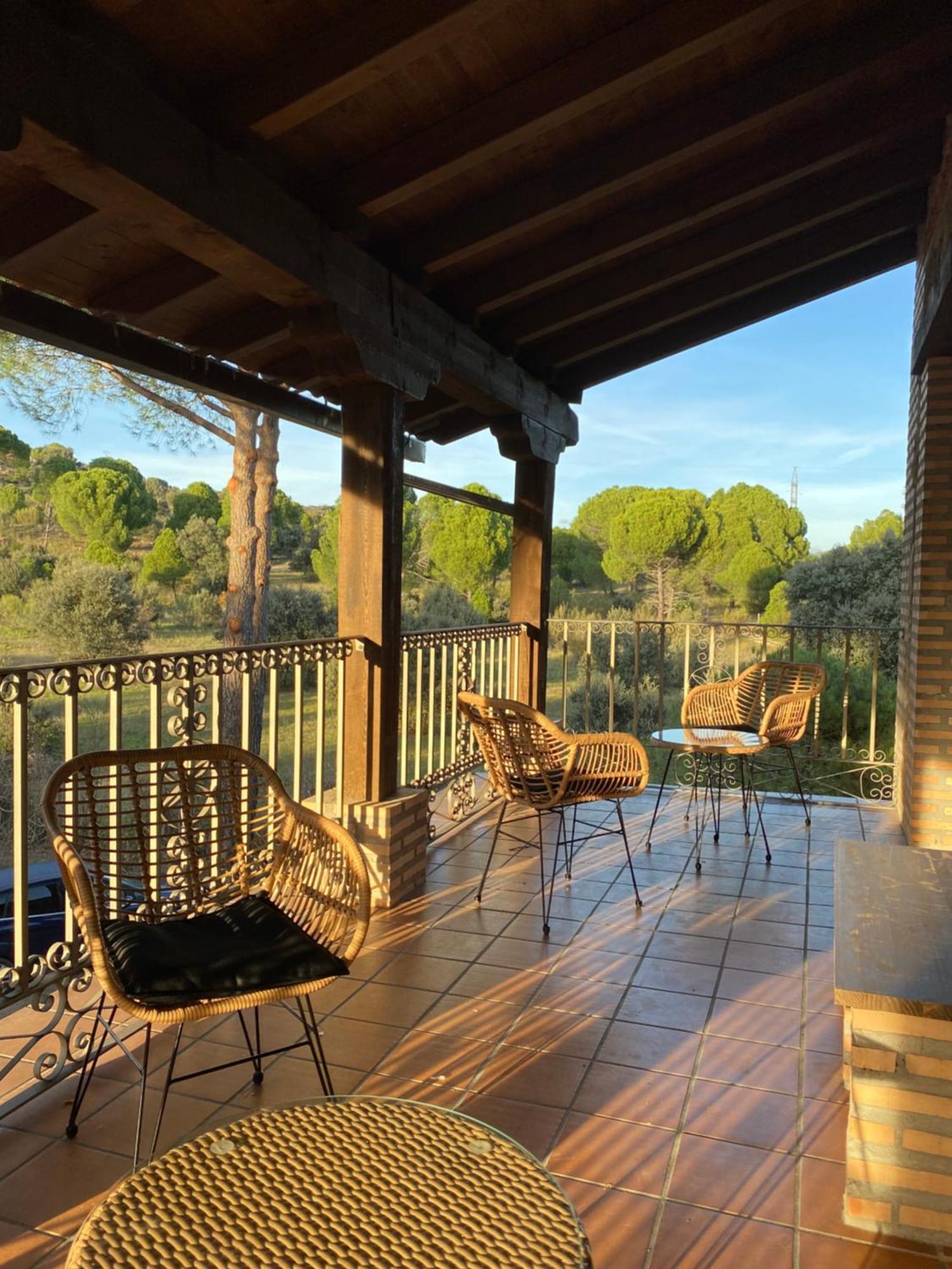 Casa Valdesanmartin - Country House, 10500sqm, Pool, Paddel & Bbq * El Tiemblo
