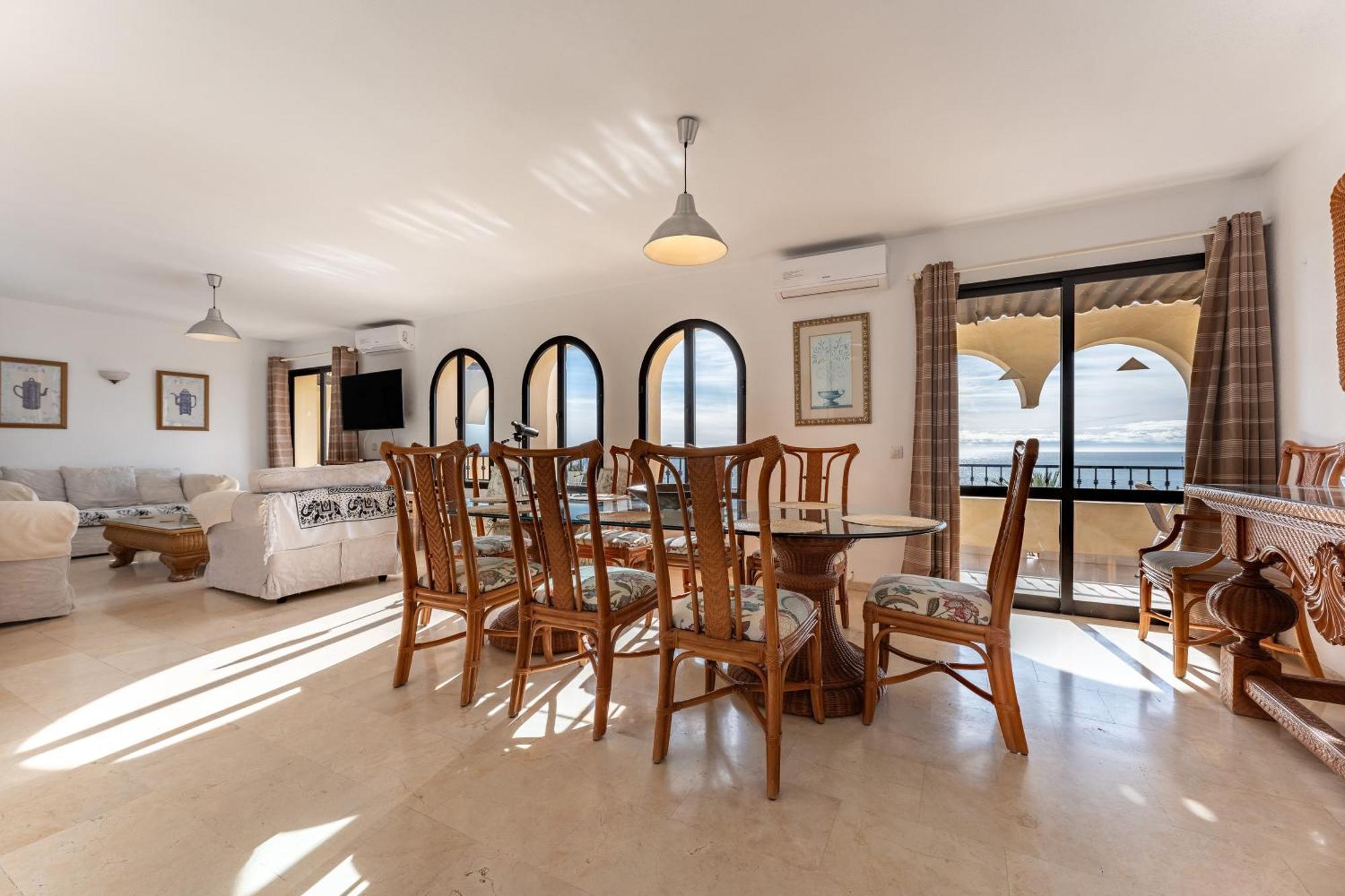 Stunning Sea Views Penthouse *