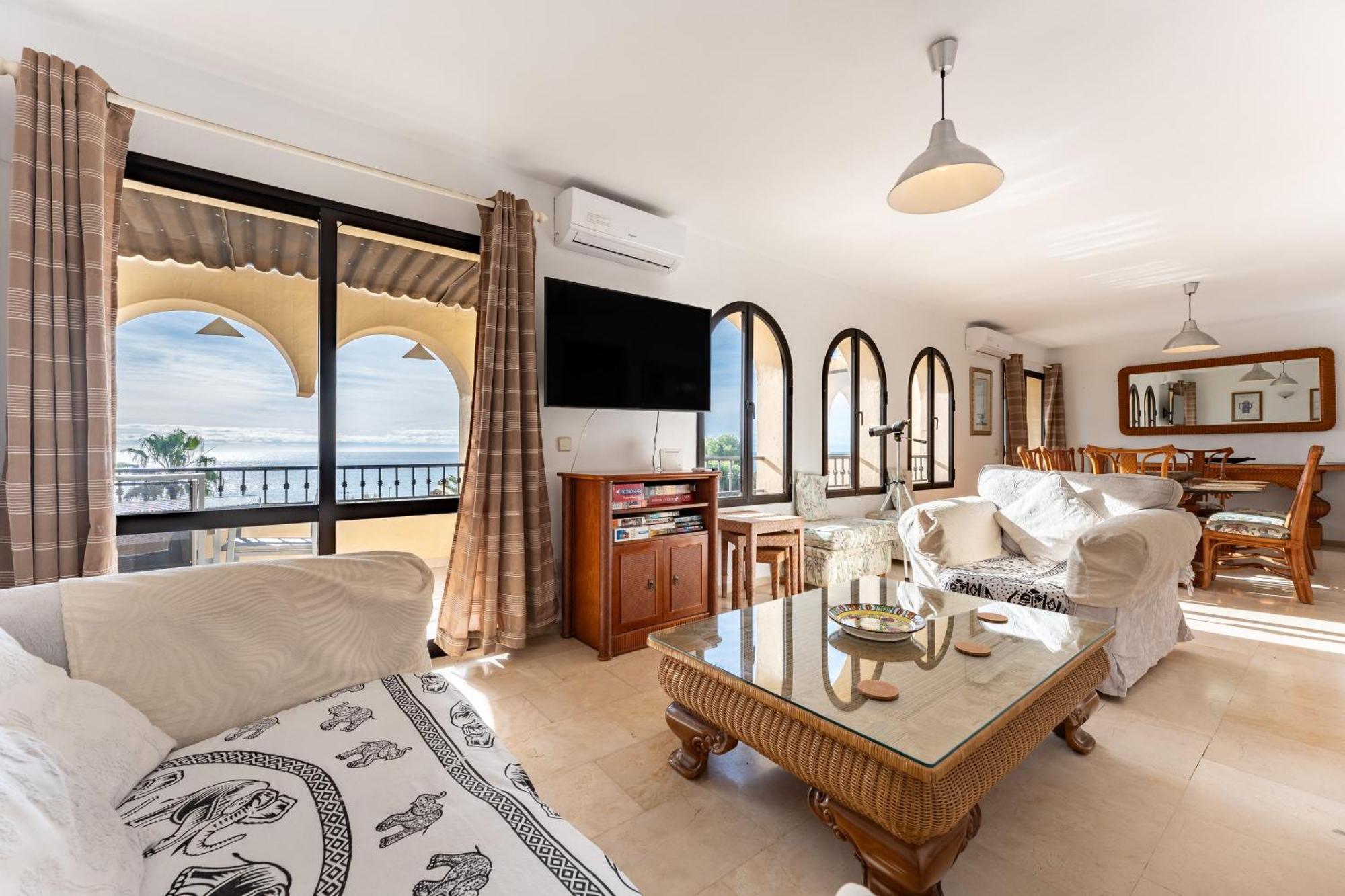 Stunning Sea Views Penthouse Holiday home *