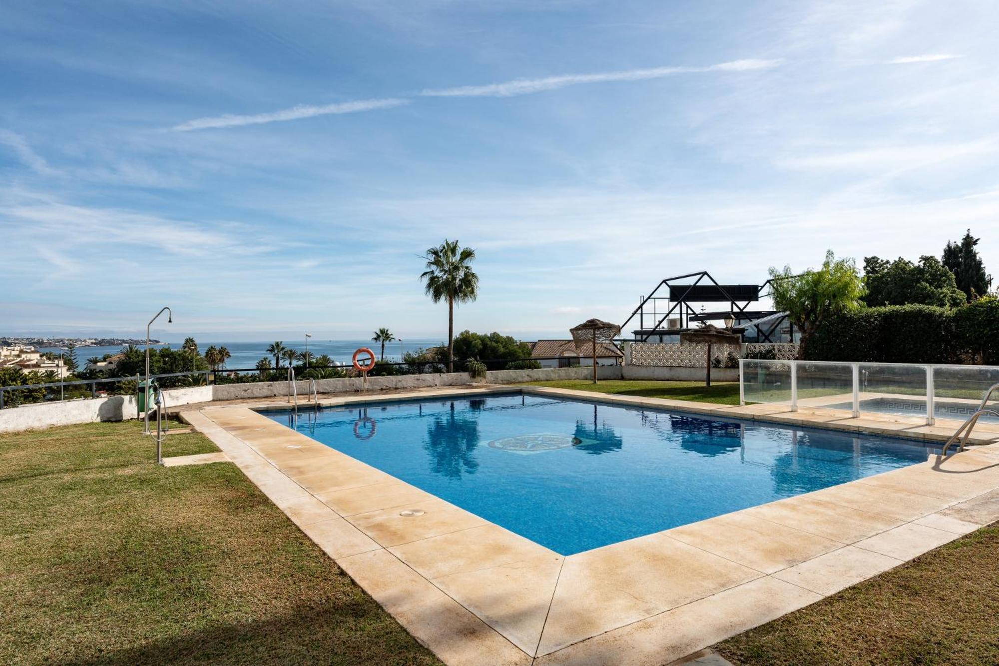 Apartamento Superbly Situated Vistamar *