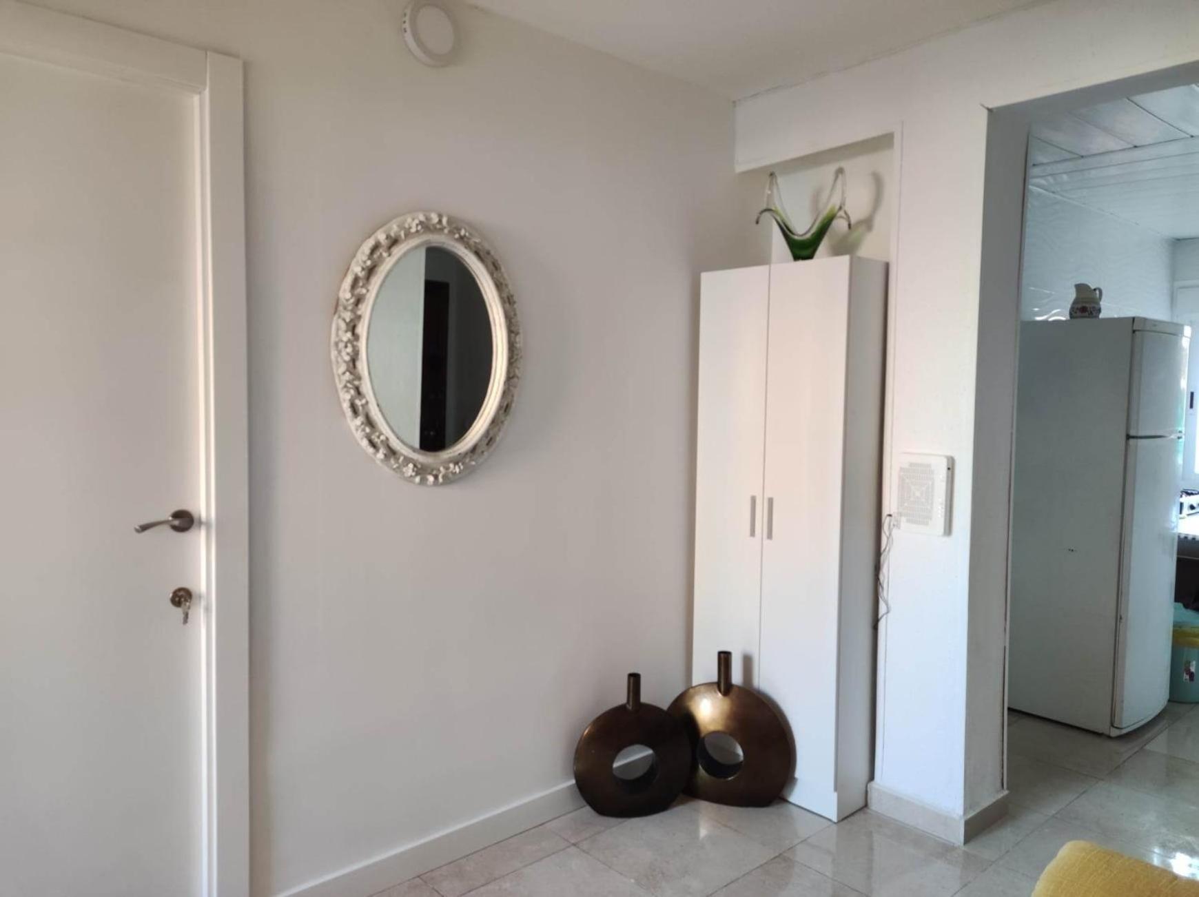 Homestay 24 D-habitacion En Piso *