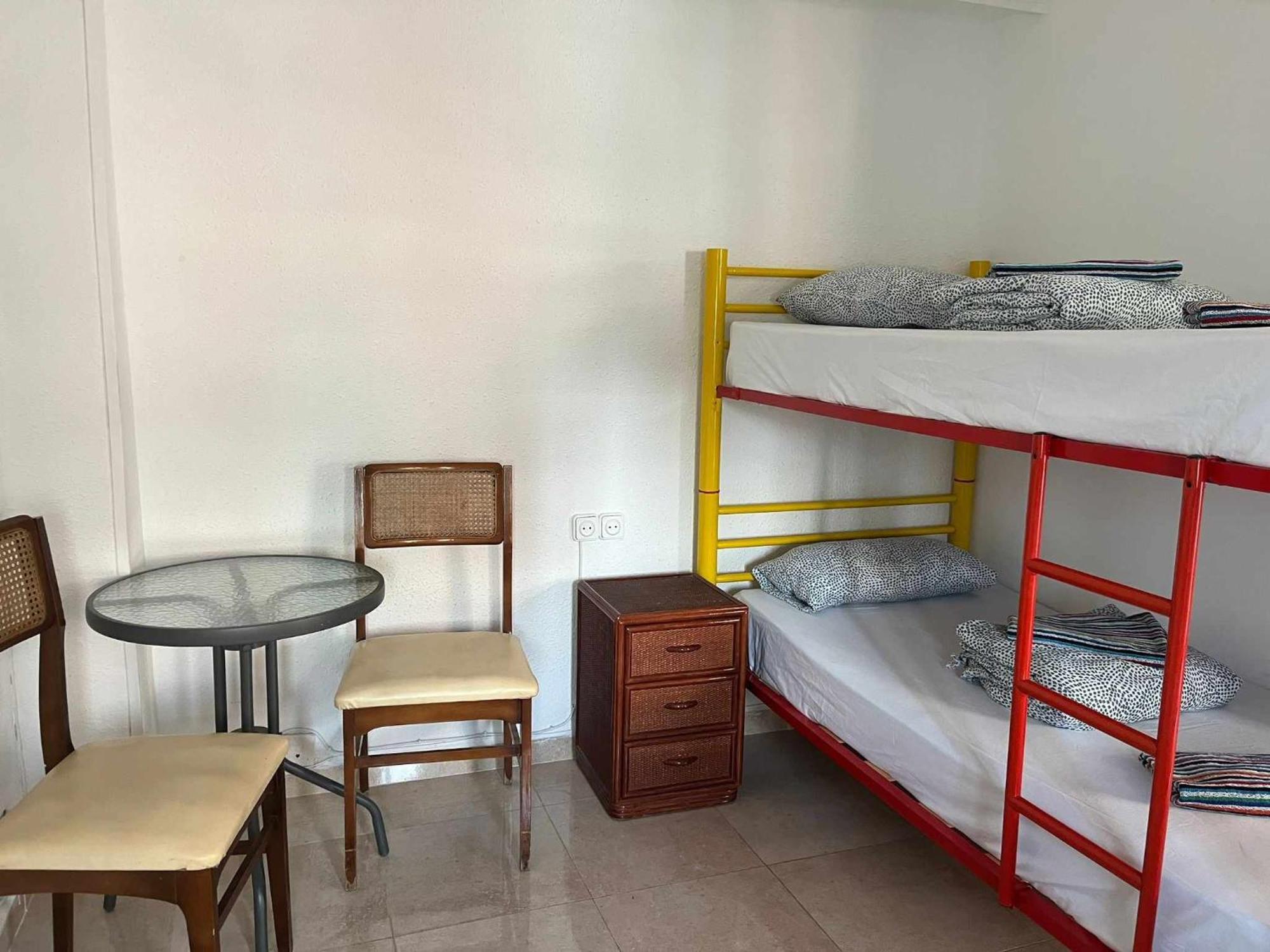 24 D-habitacion En Piso *