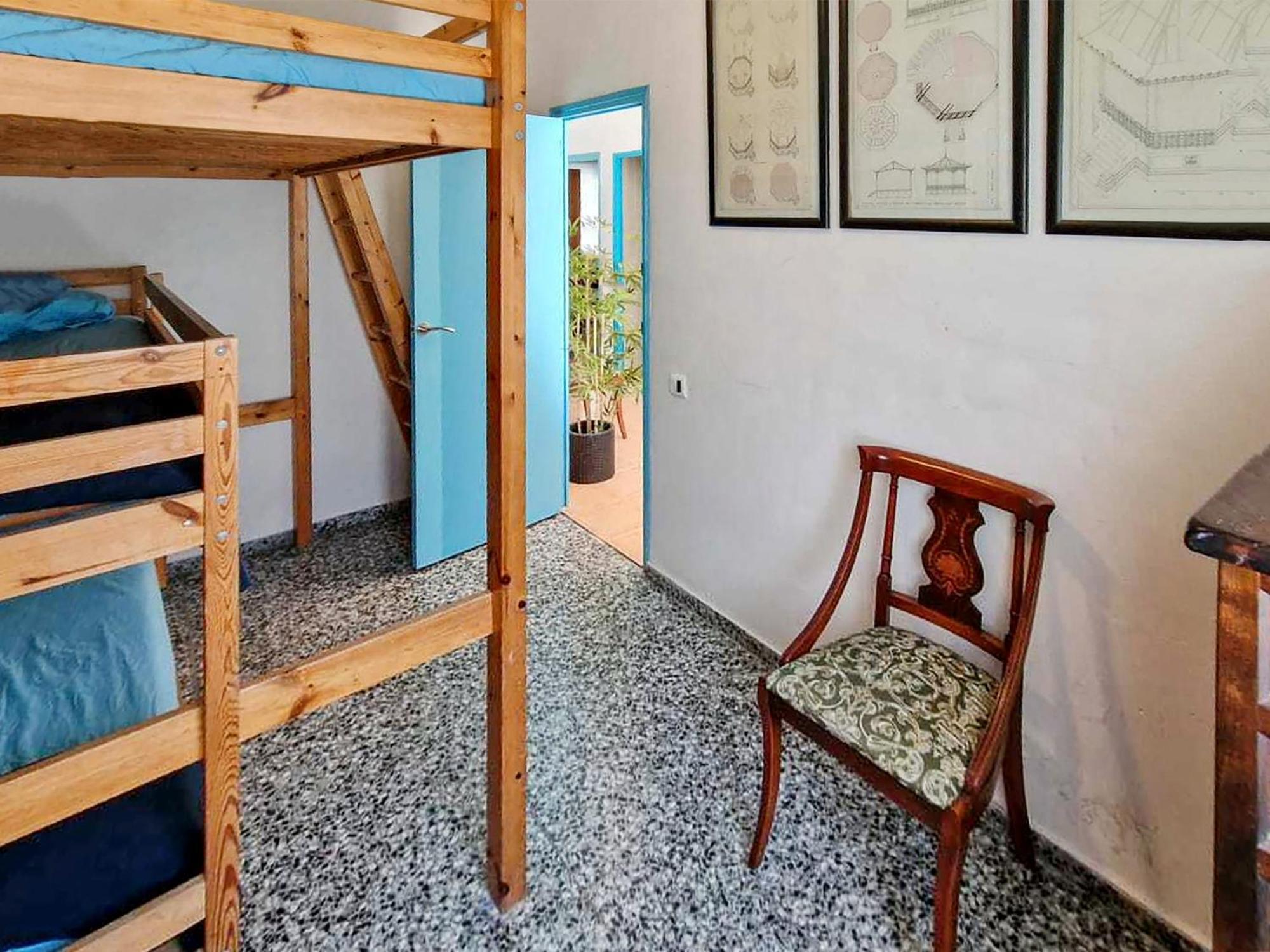 House With Exclusive Pool And Garden 7 Min Walk From The And The Center Holiday home