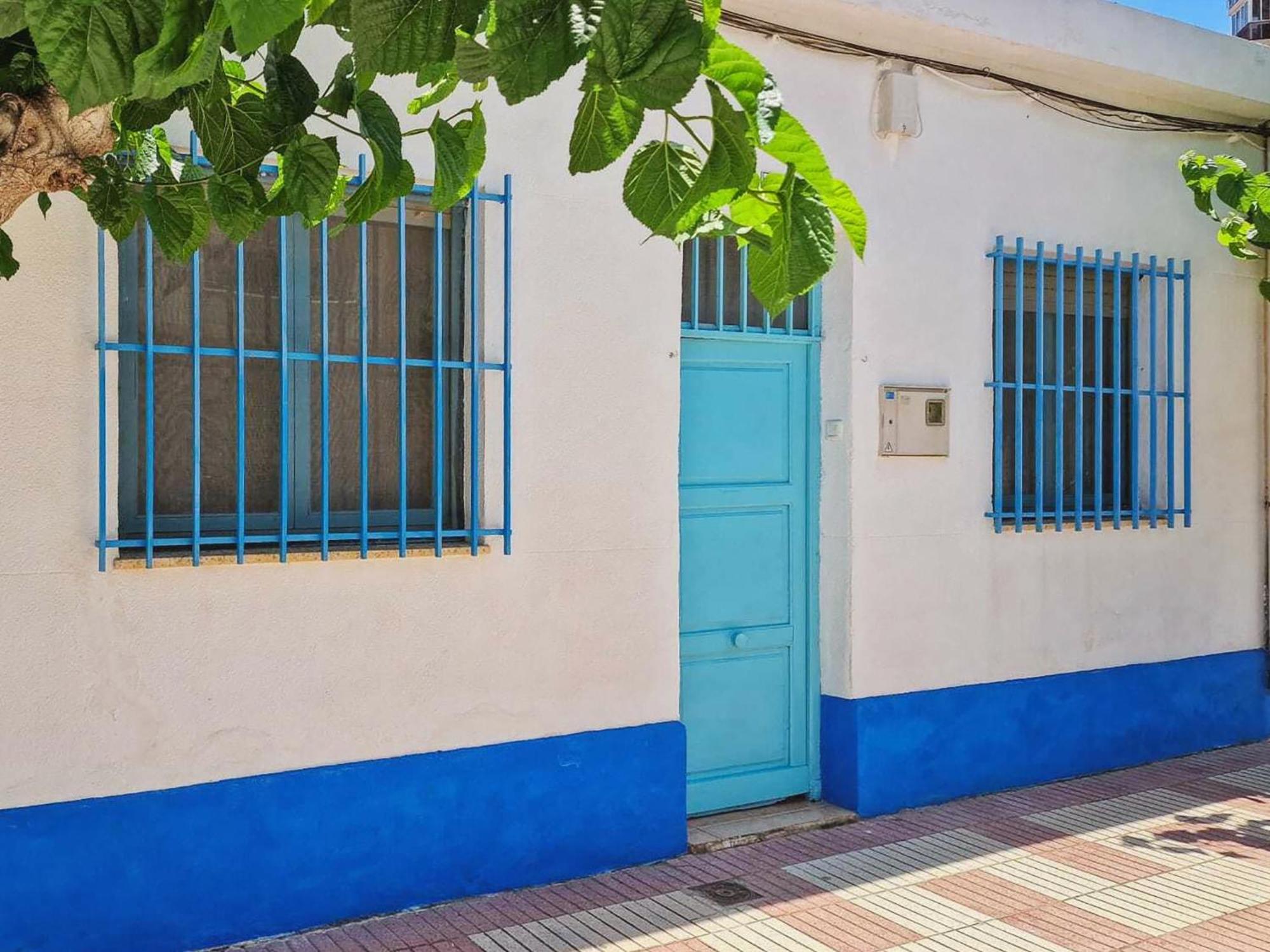 House With Exclusive Pool And Garden 7 Min Walk From The And The Center Holiday home *