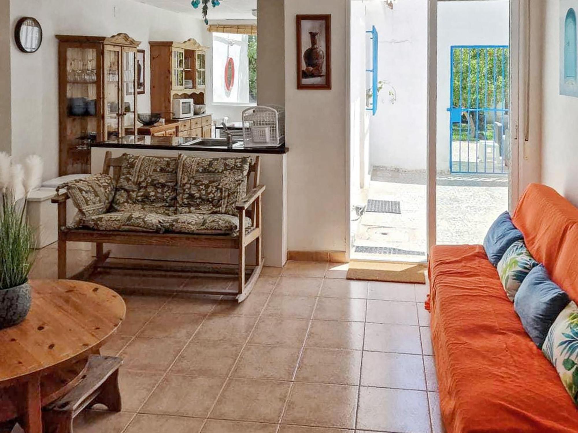 House With Exclusive Pool And Garden 7 Min Walk From The And The Center