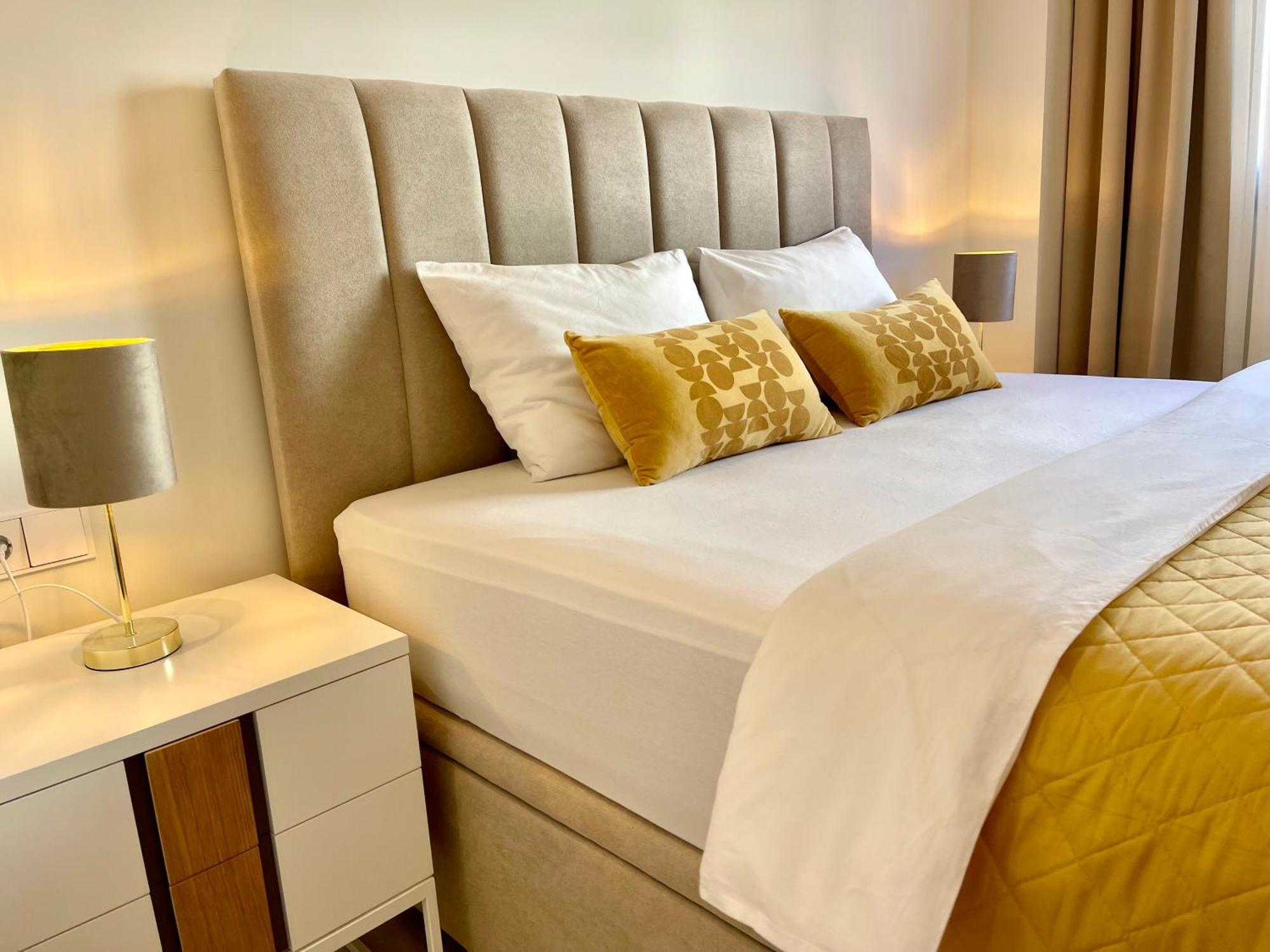 Solmalaga Seaview Pool & Parking Apartment Fuengirola