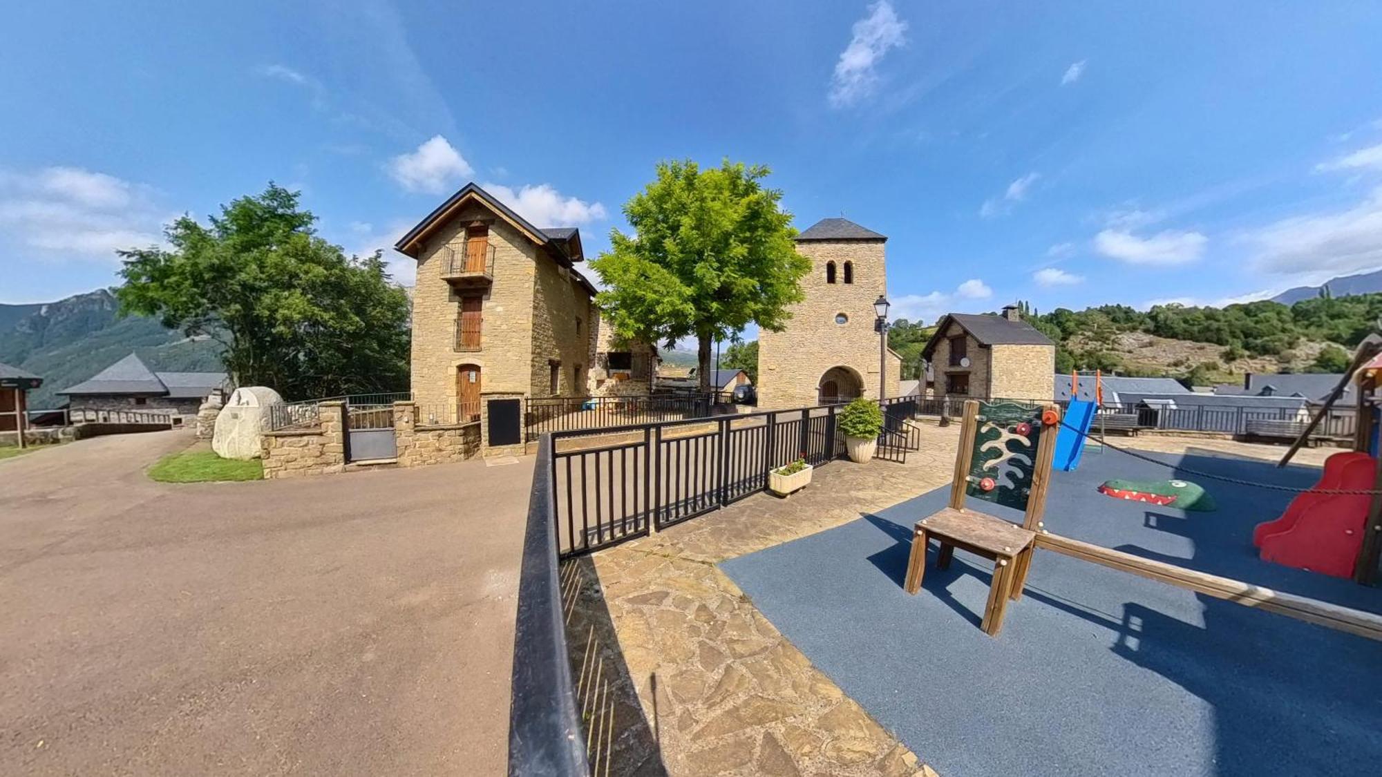 - Tucasaenlospirineos Holiday home Hoz de Jaca