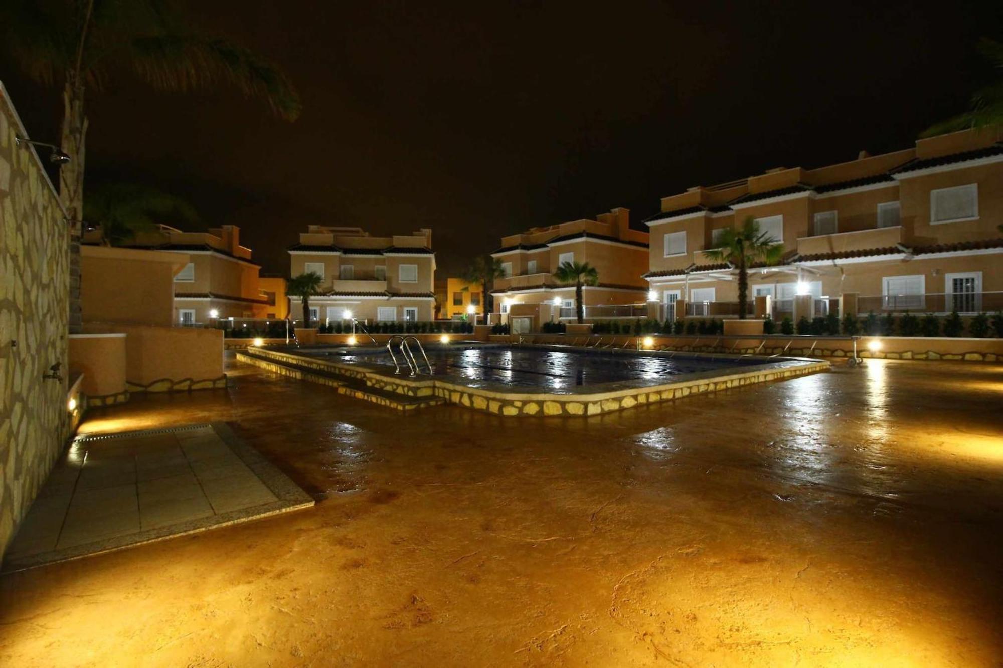 Сasa de vacaciones Duplex Heated Pool