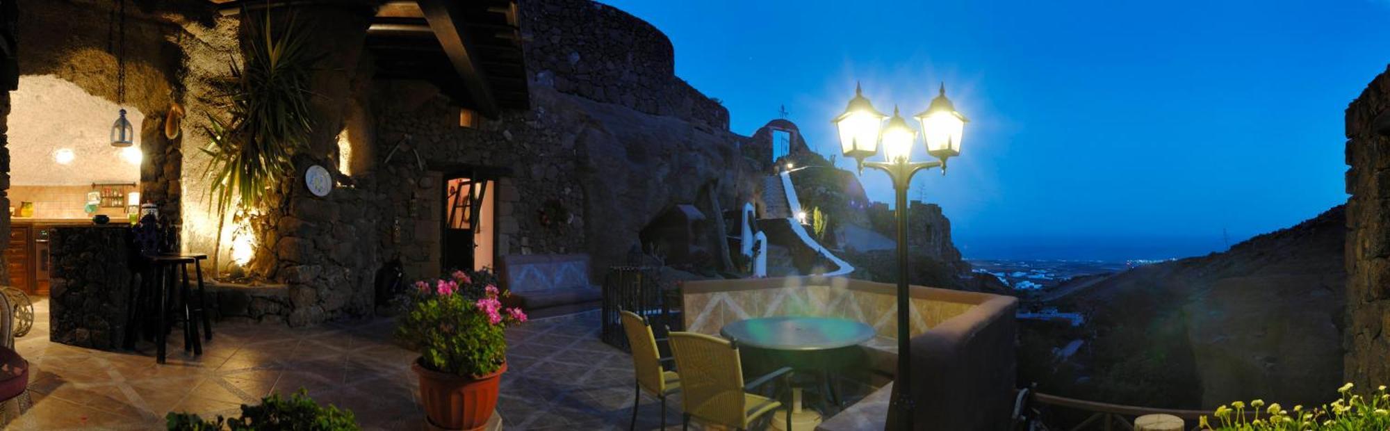 Castillo Lanzarote Sophie - Luxury -sleep In A Volcanic Cave With Heated Pool Tías