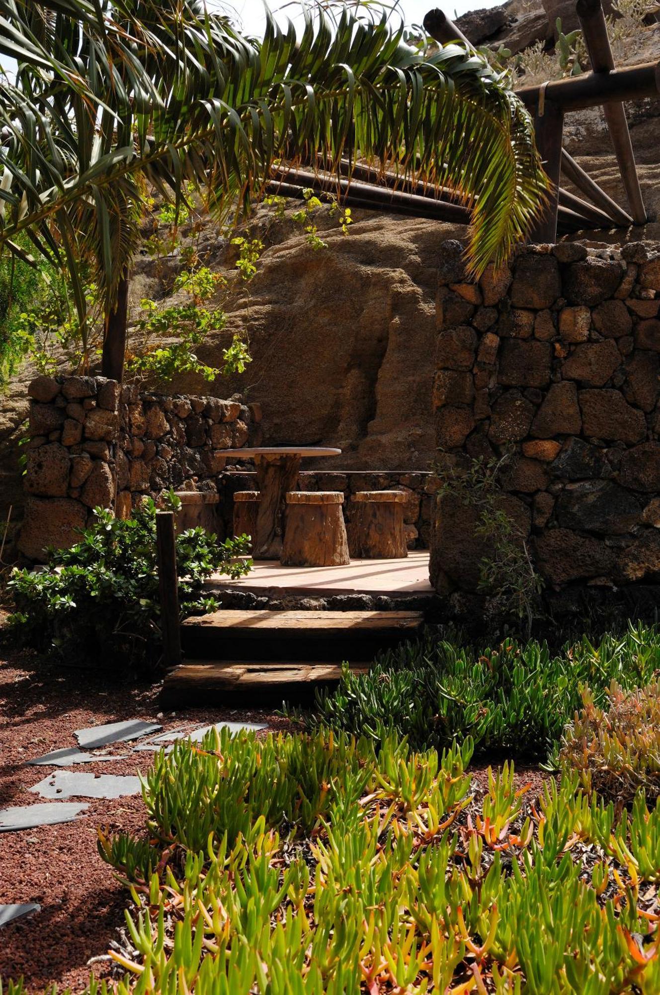 Castillo Lanzarote Sophie - Luxury -sleep In A Volcanic Cave With Heated Pool Tías