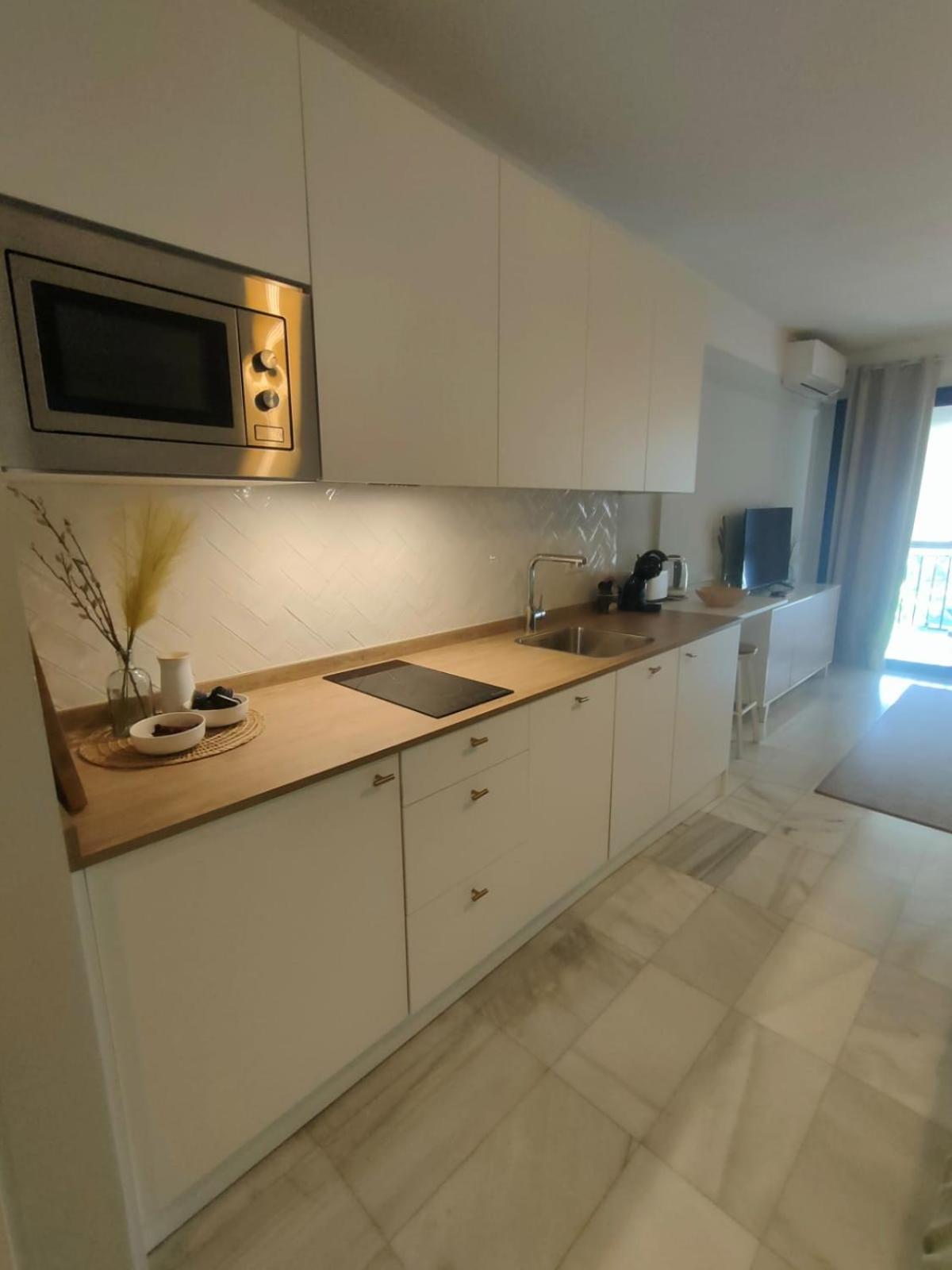 Apartment Central & Renovated Studio With Pool In Puerto Banus *