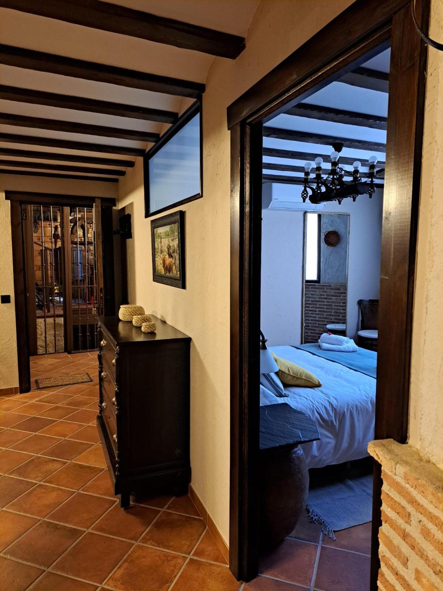 La Bodega, Ofrece Cata De Vino Gratis Apartment