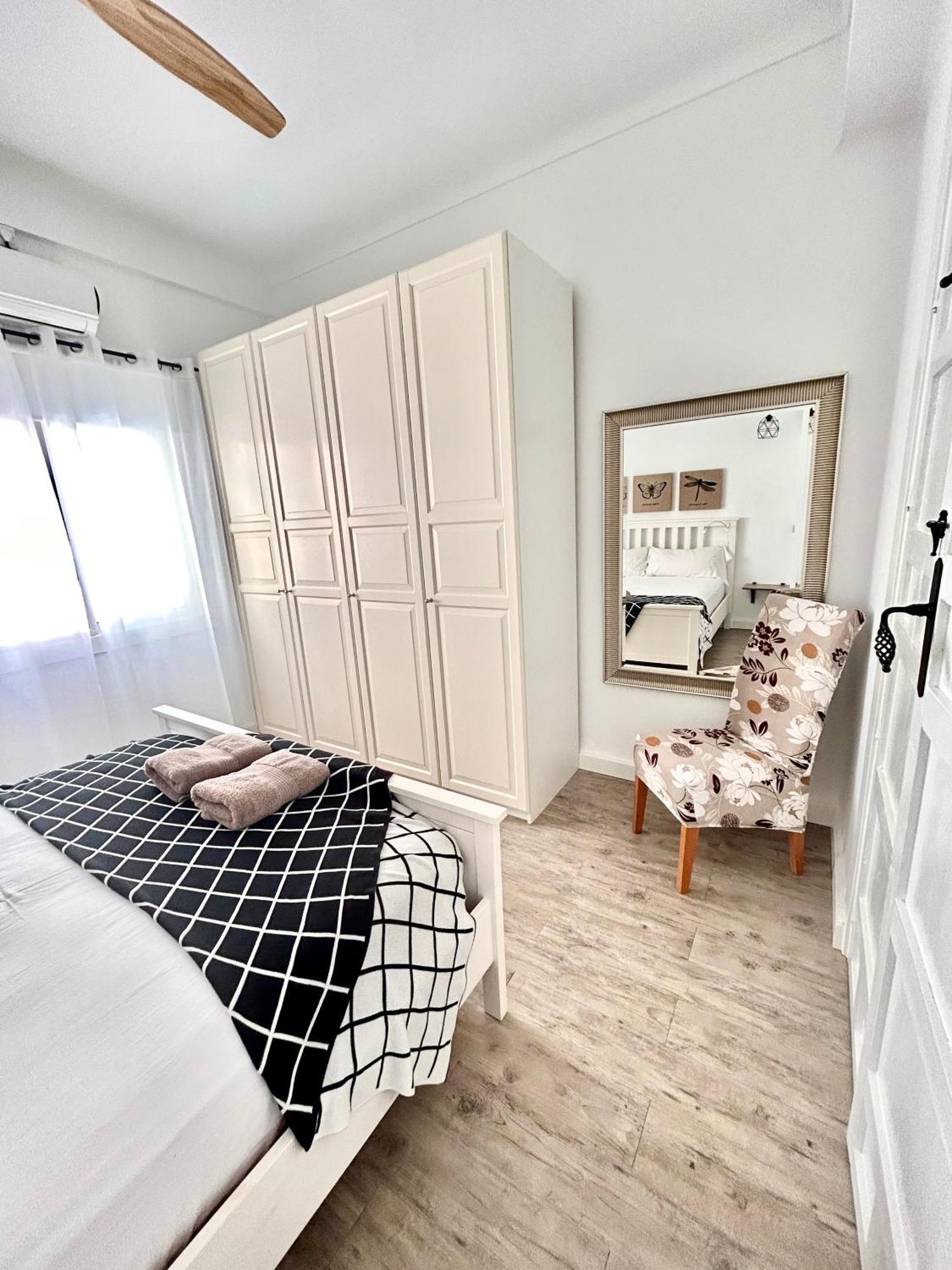 Apartamento En Centro De Torre Del Mar, Malaga Apartment *