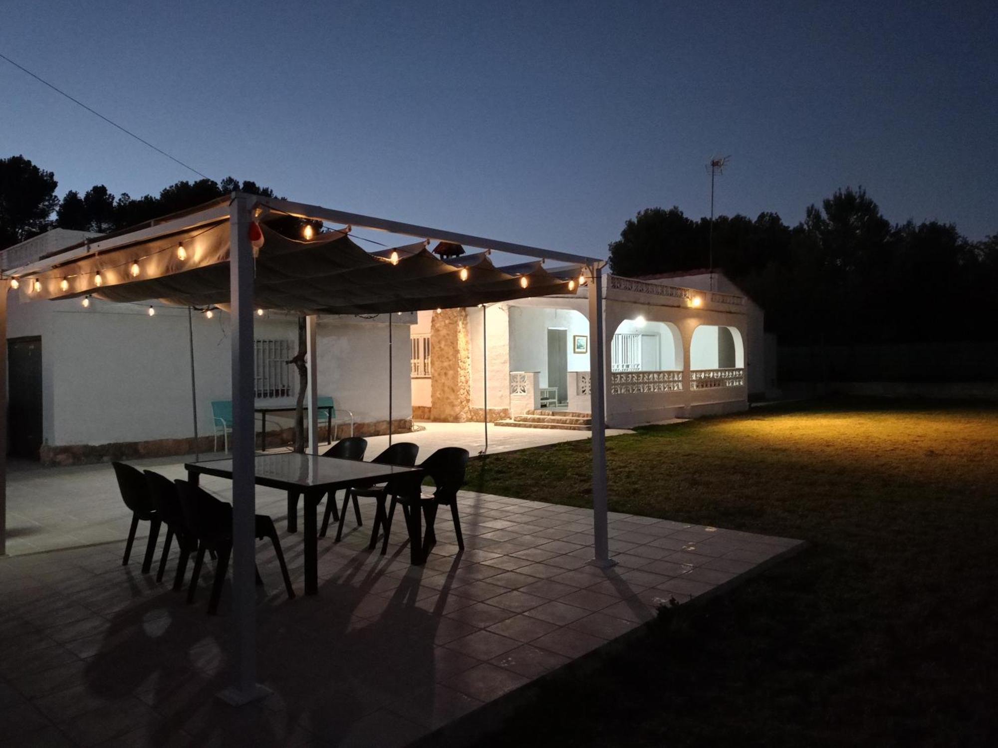 Large Yard, Large Lawn, Independent Holiday home *