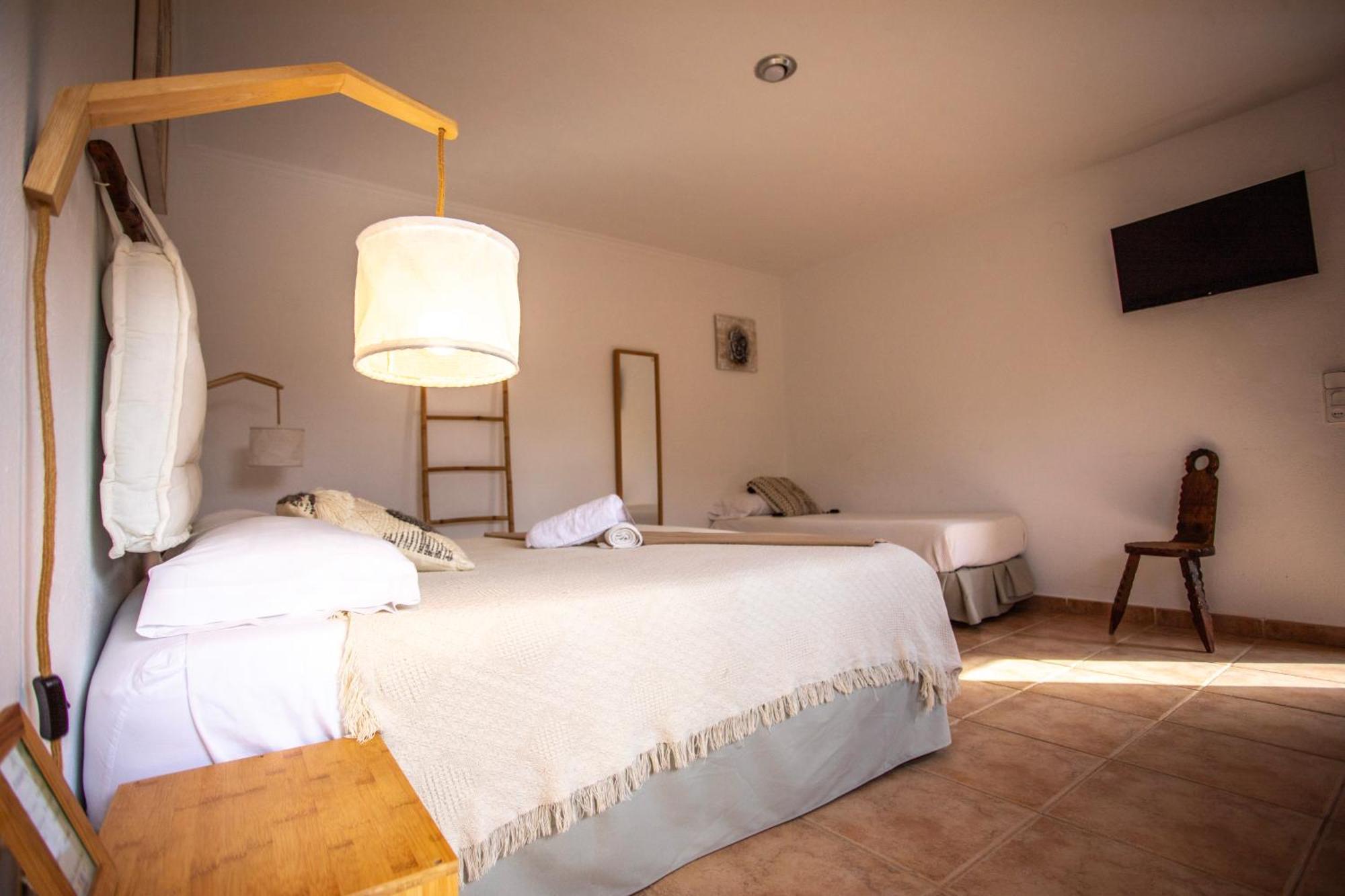 Bed & Breakfast Aldeamia, Forest, Mountain View, At 8 Min Vilanova de Escornalbou