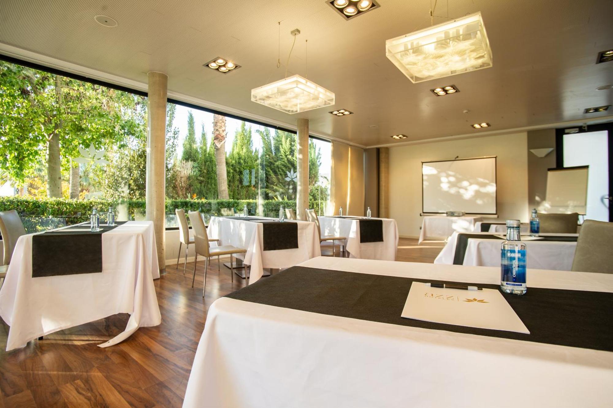 Hotel Azz Valencia Tactica Paterna