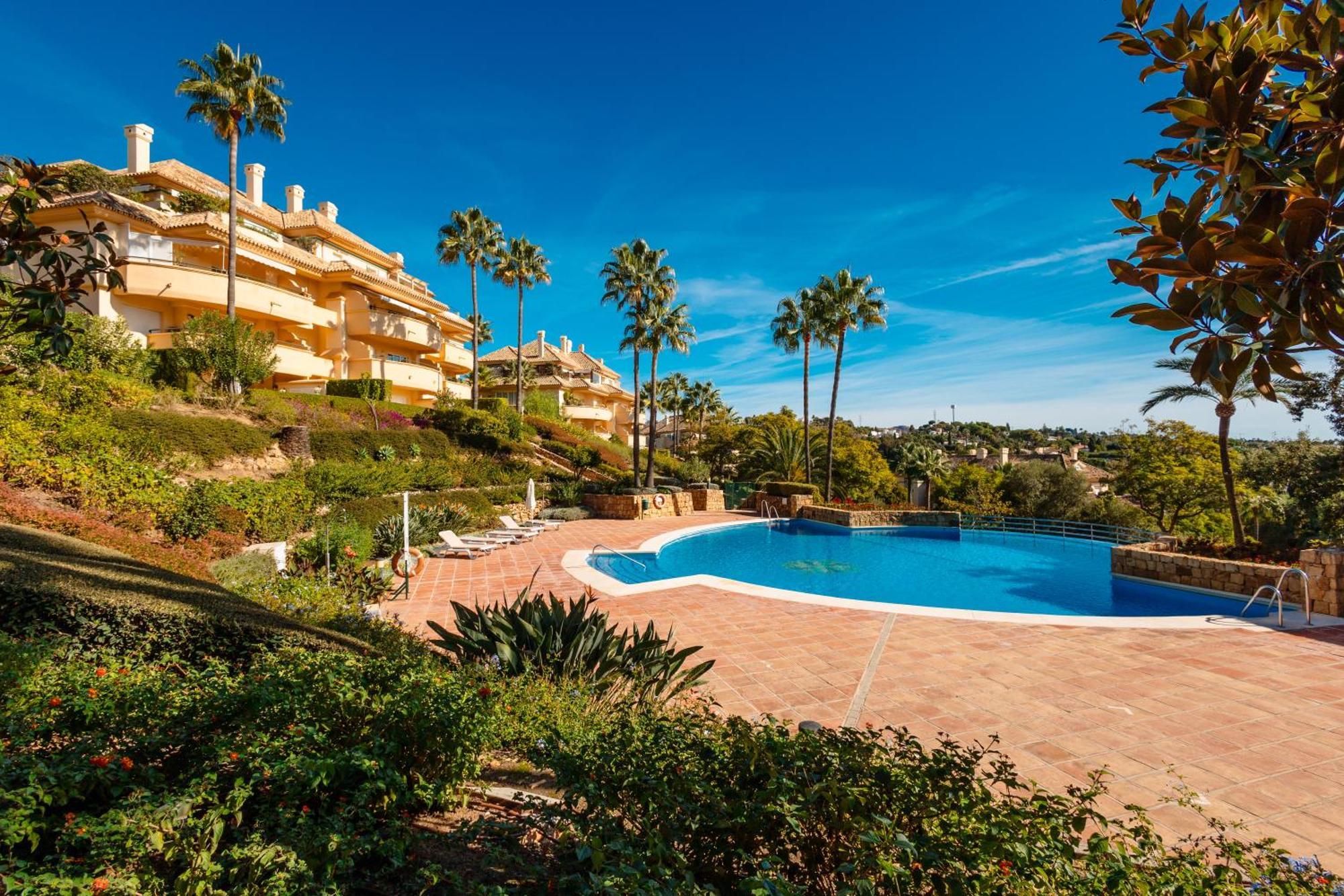 Luxurious Frontline Golf In Elviria Apartamento Marbella