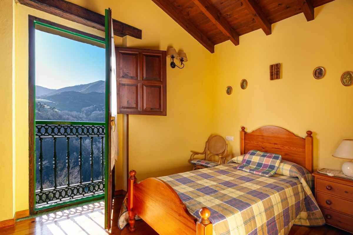 Chalet Casa Begonasituada En Sardedo Ribadesella Linares (Asturias)