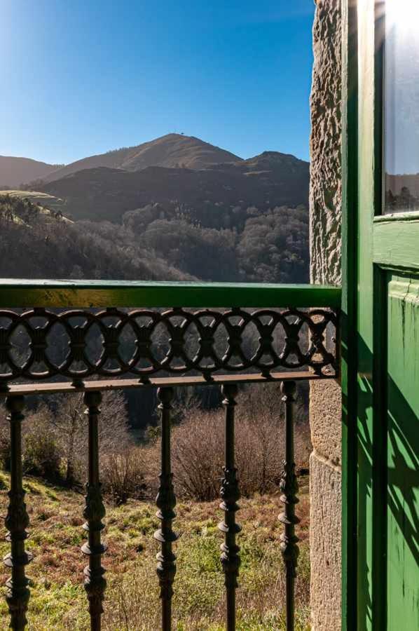 Casa Begonasituada En Sardedo Ribadesella Chalet