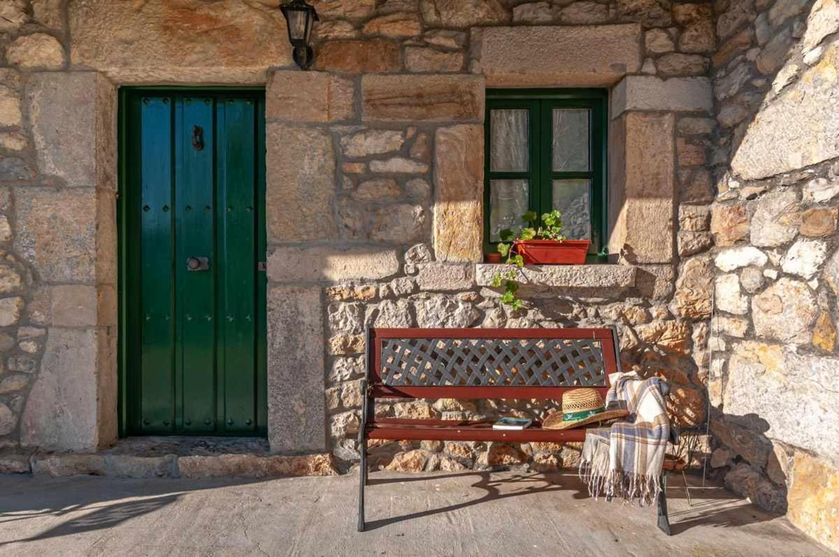 Casa Begonasituada En Sardedo Ribadesella * Linares (Asturias)