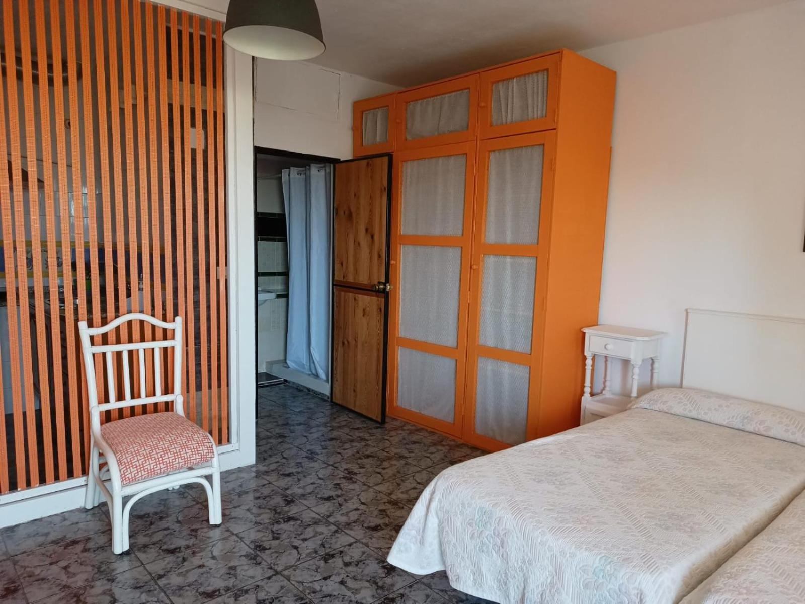 Casa Proyecto Pepe Bravo - Arte De Manos Y Corazon Bed & Breakfast Alozaina