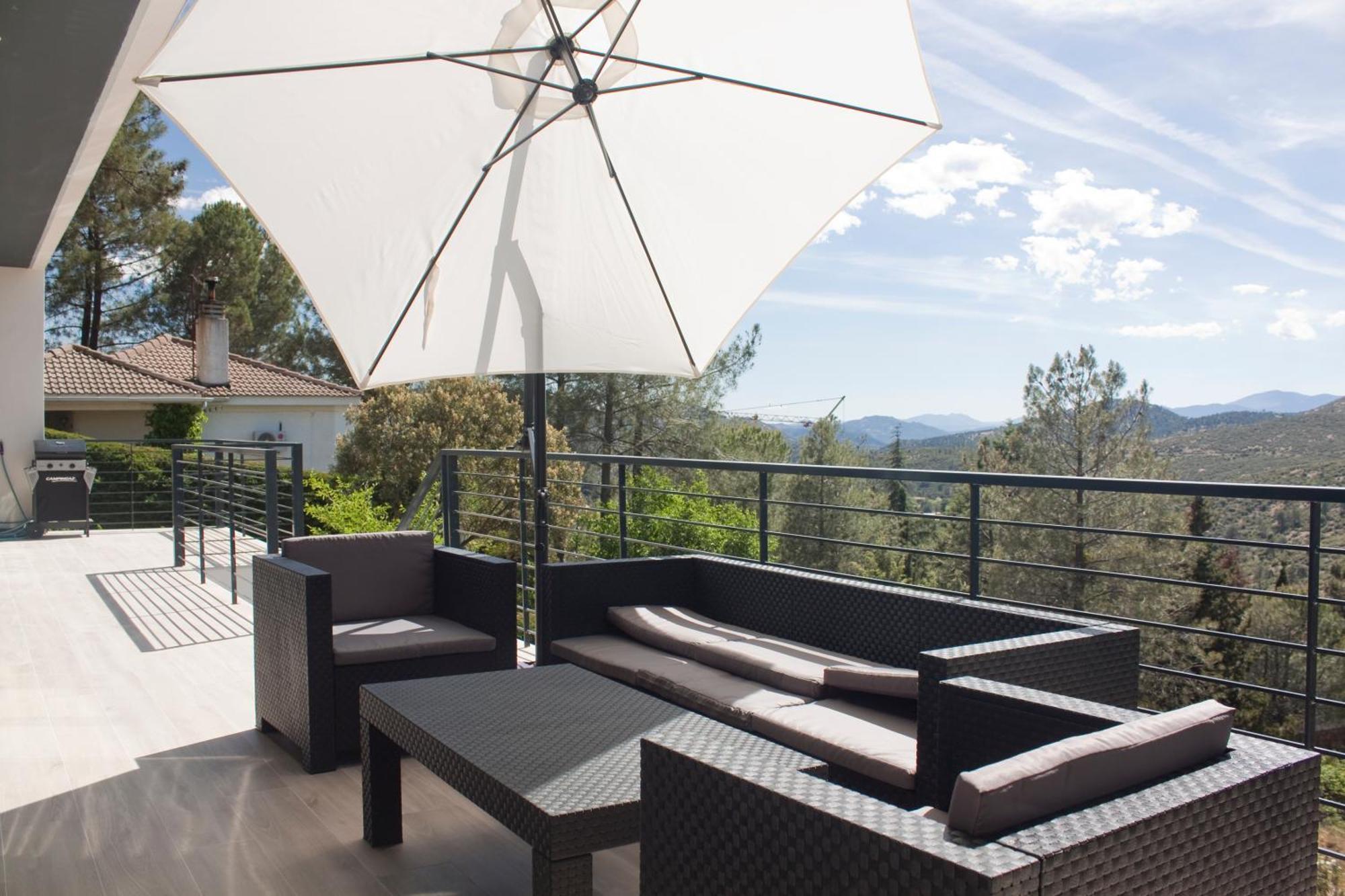Con Piscina Y Vistas Espectaculares Holiday home Robledo de Chavela